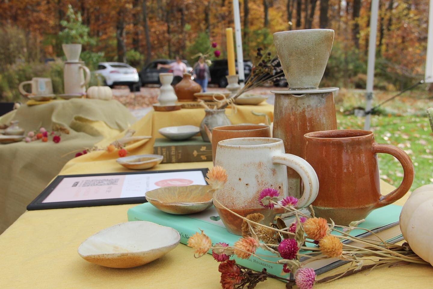 Some highlights from @wctrust Market in the Meadow ✨ This was my first time selling my work to the public, and it exceeded my expectations (though it helped that I didn&rsquo;t have any expectations to begin with). I sold a ton of pottery, found a fe