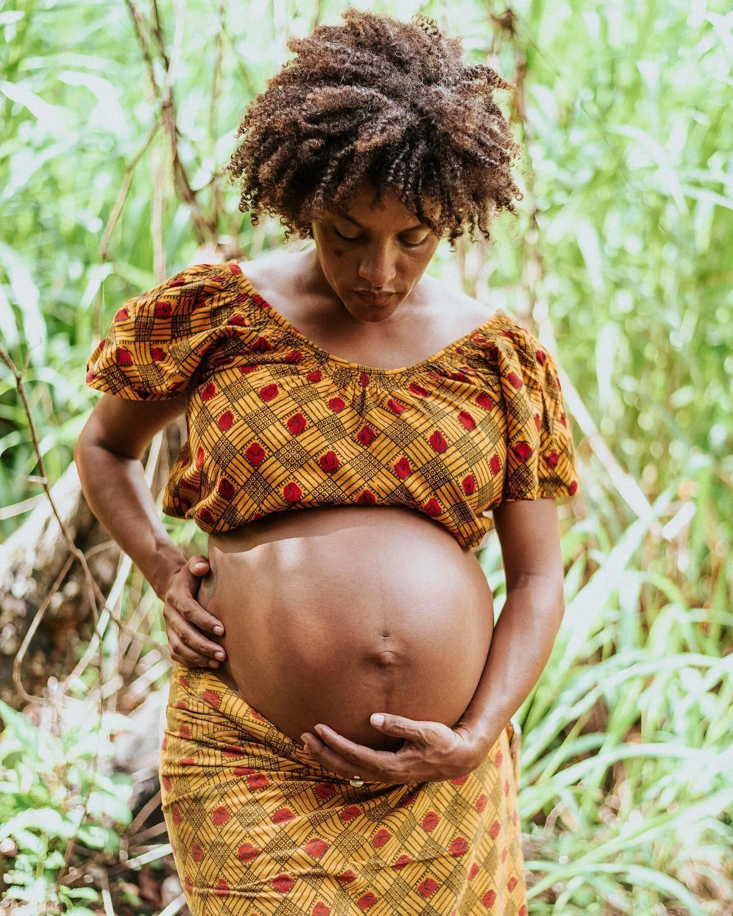 One of my most favorite maternity sessions of all time. With @maite_yoga 💛