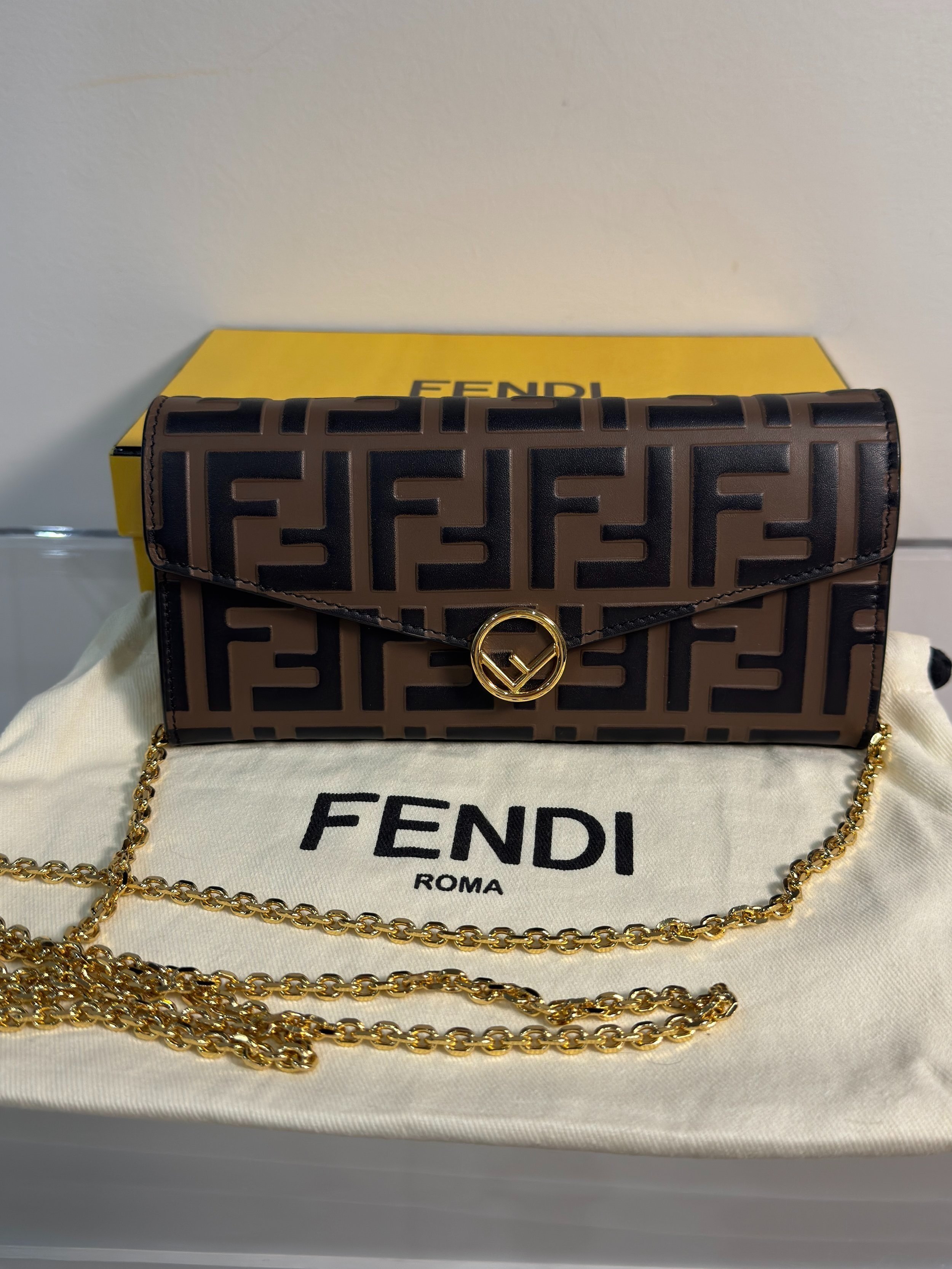 FENDI - Logo Wallet with Chain
