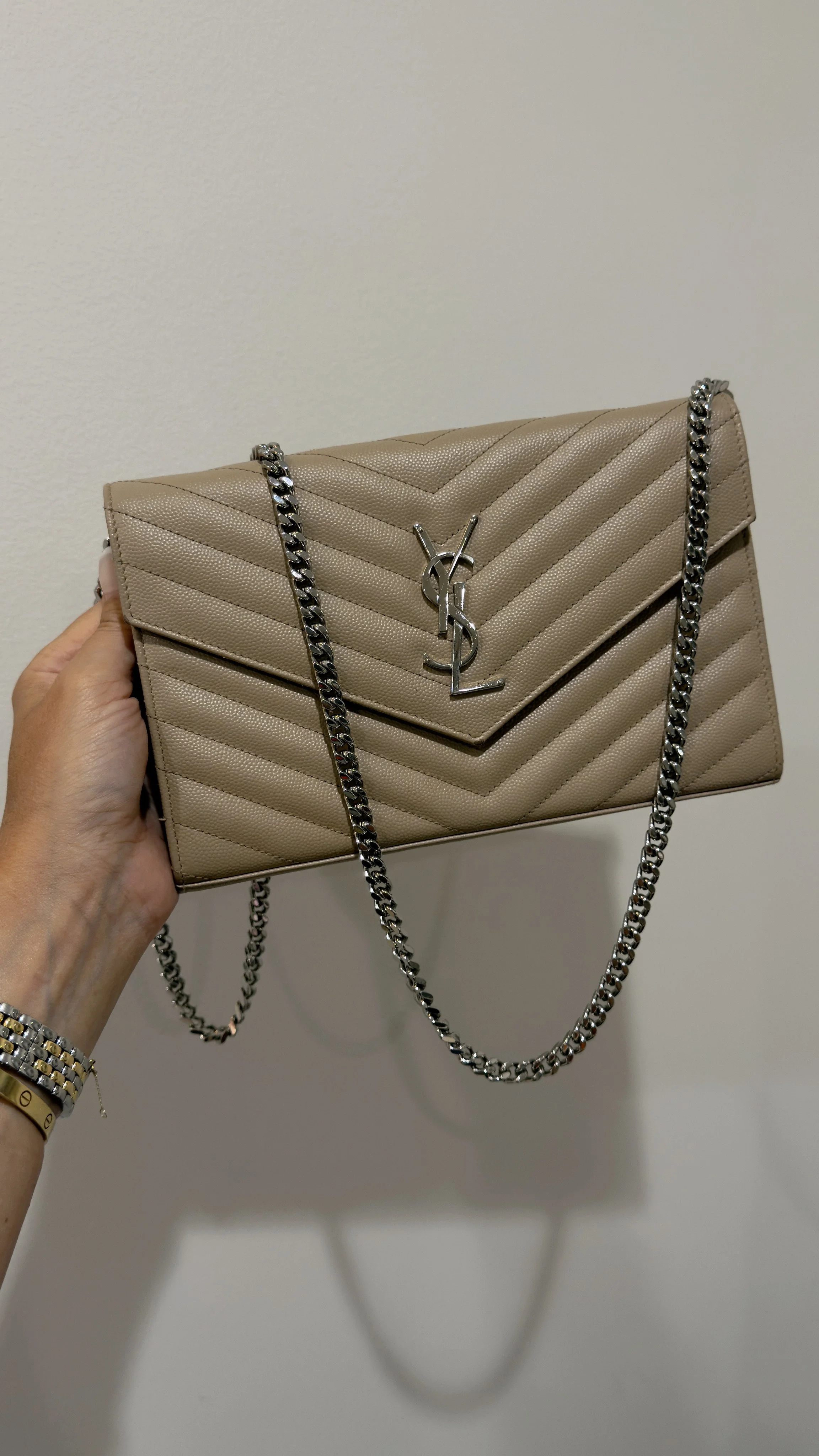 SAINT LAURENT - Classic Chevron Wallet on Chain, Beige/SIlver