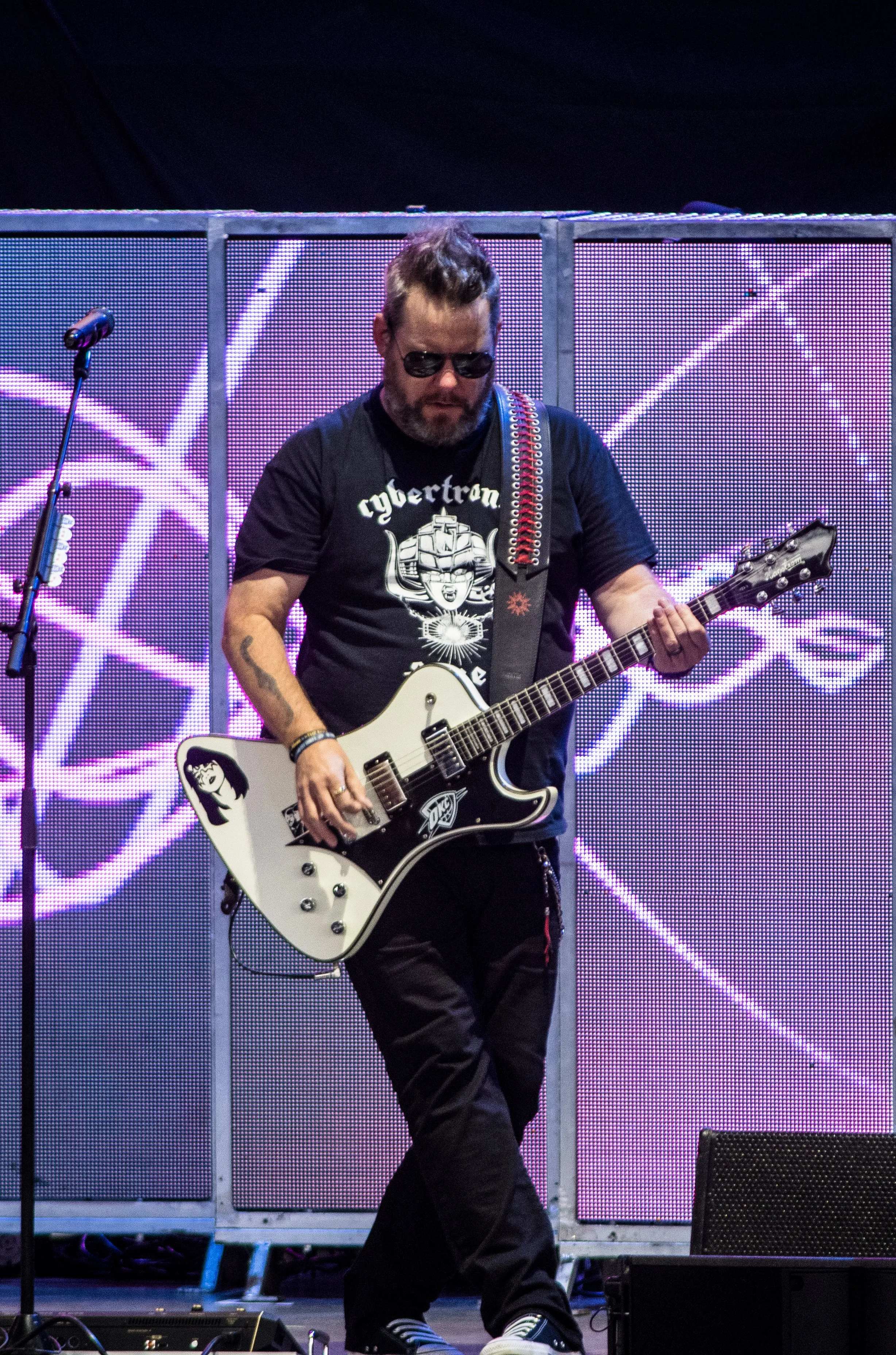 hinder-4.JPG