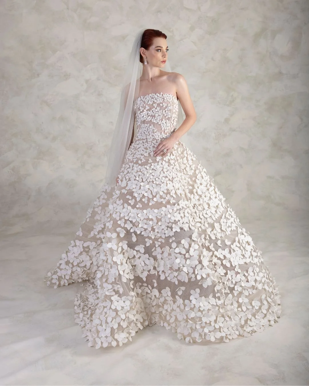 Fall 2023 Oscar de la Renta Bridal Look 11 at Helen Rodrigues Fall 2023 Oscar de la Renta Bridal Look 11 at Helen Rodrigues