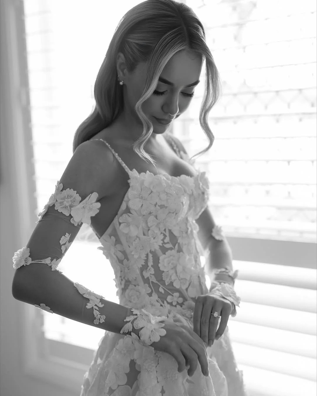 Beautiful Leks in the breathtaking Rosemary gown by @galialahav 

#helenrodriguesbridal #hrbride #galialahav #glbride