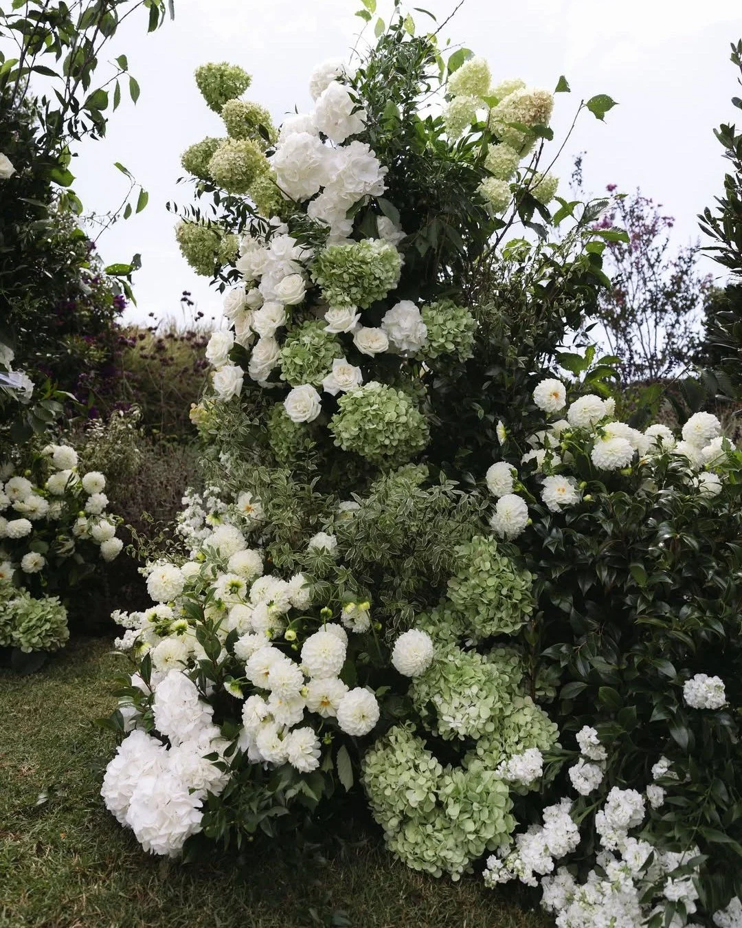Enduring details for beautiful Franky

#helenrodriguesbridal #hrrealbride #gardenweddinginspo