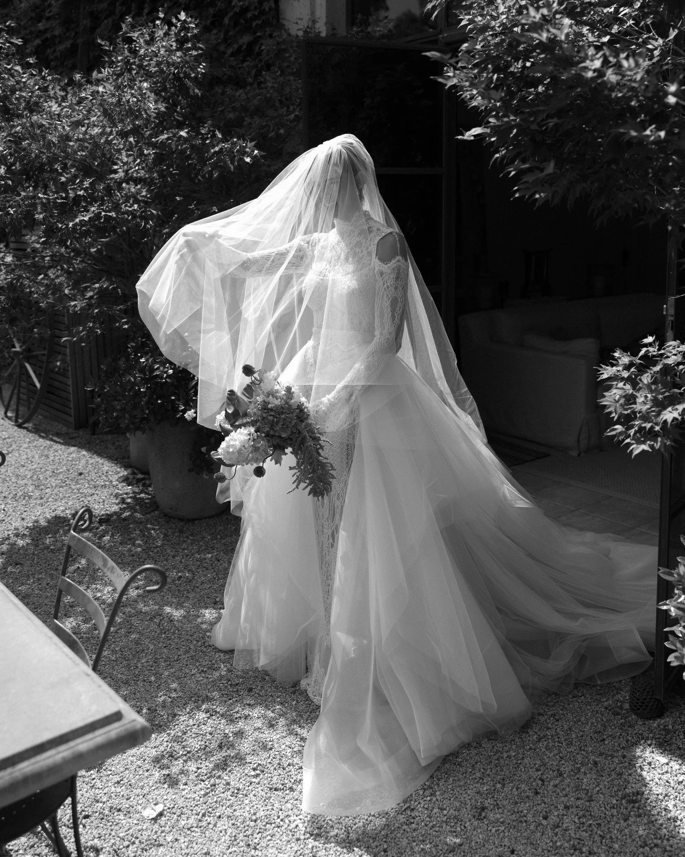 Alessandra adorned in our HR Signature Veil. Discover our curated veil collection, each piece designed to be treasured for a lifetime. Book your accessories appointment today.

#helenrodriguesbridal #weddingveil #designerveil