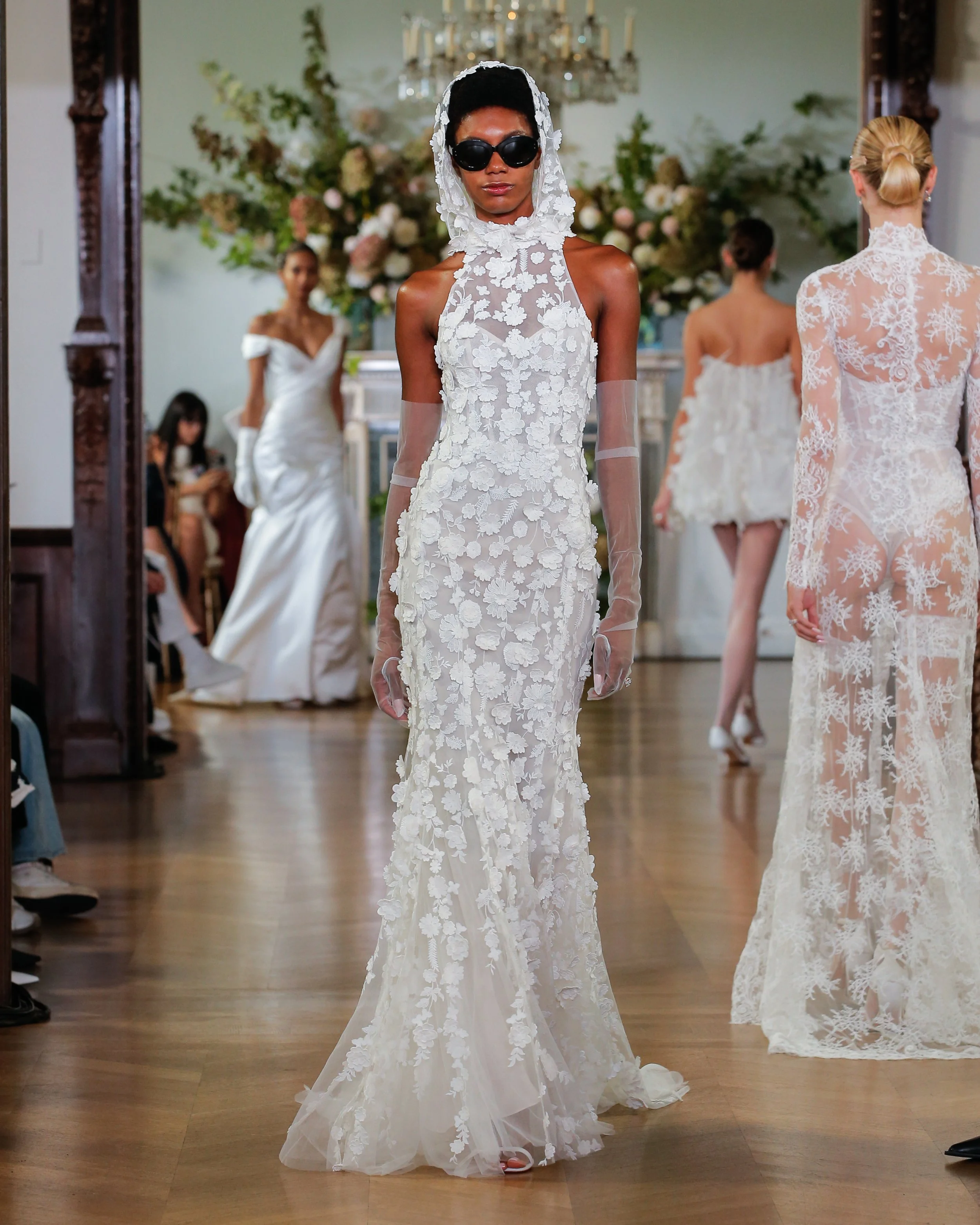 10_MoniqueLhuillierFall2026Bridal_Giselle.jpg