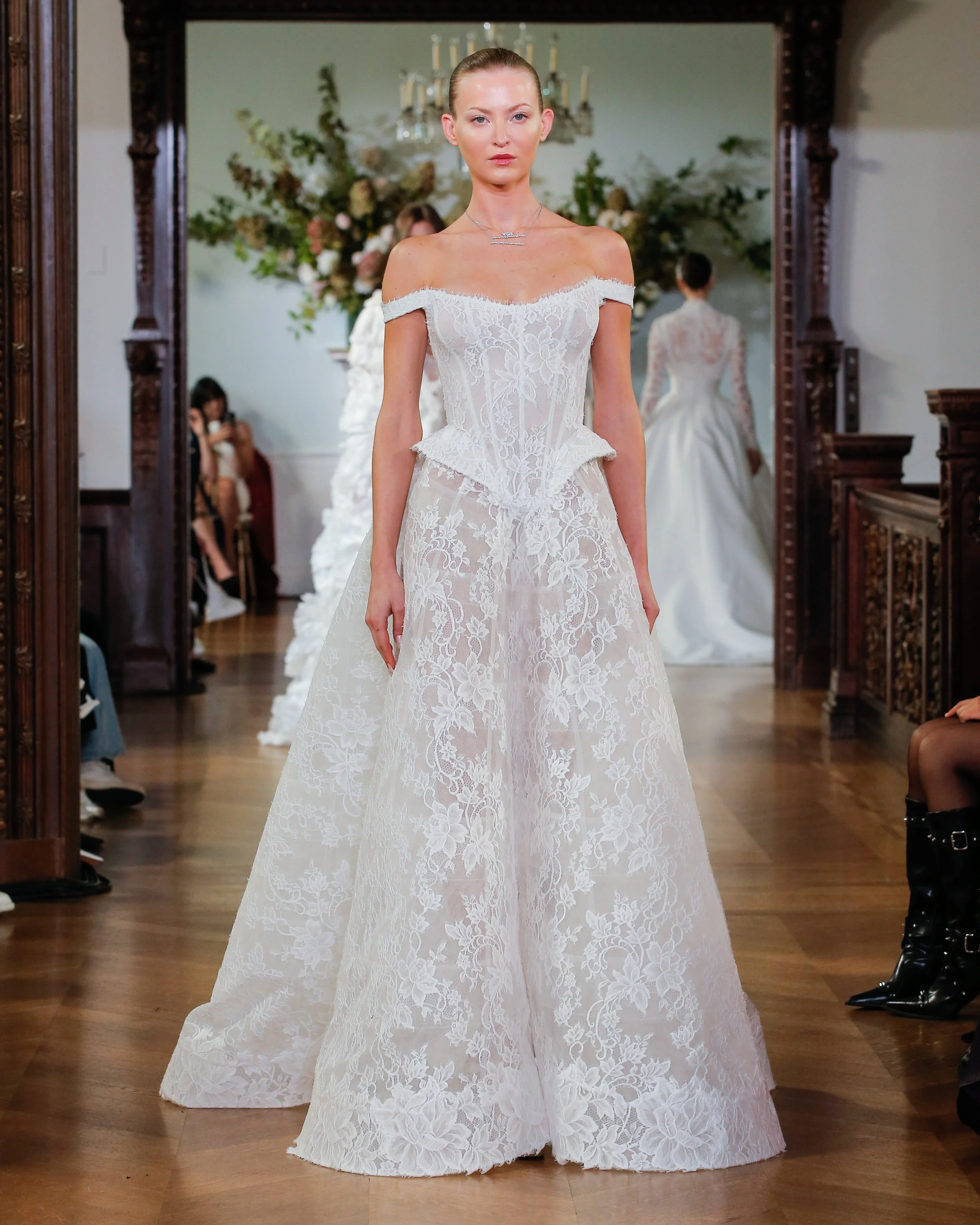 03_MoniqueLhuillierFall2026Bridal_Nottingham.jpg