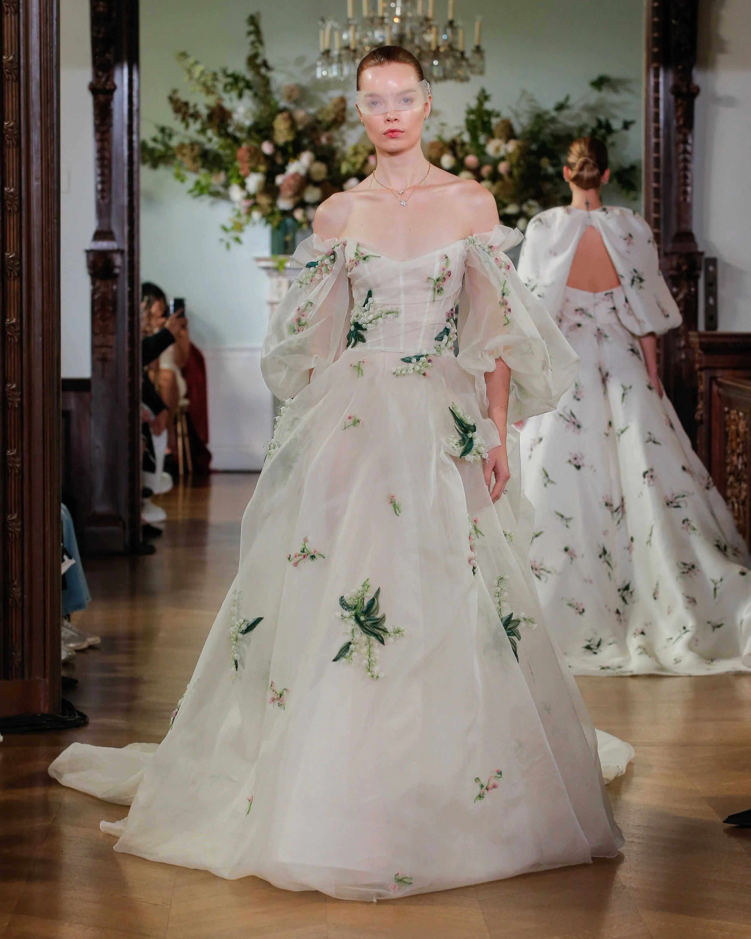 18_MoniqueLhuillierFall2026Bridal_Freya.jpg