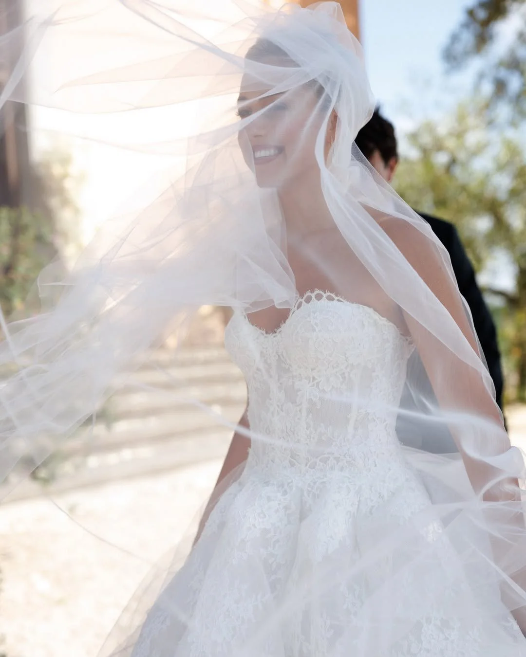 Italian romance, stunning Sarah wearing @moniquelhuillierbride