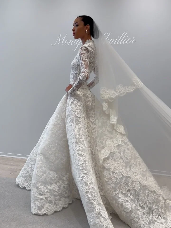 The regal Monique Lhuillier Divinity gown has arrived at the boutique, designed for the bride who embodies timeless elegance with a modern spirit.

Discover the Divinity gown, only at Helen Rodrigues Bridal.