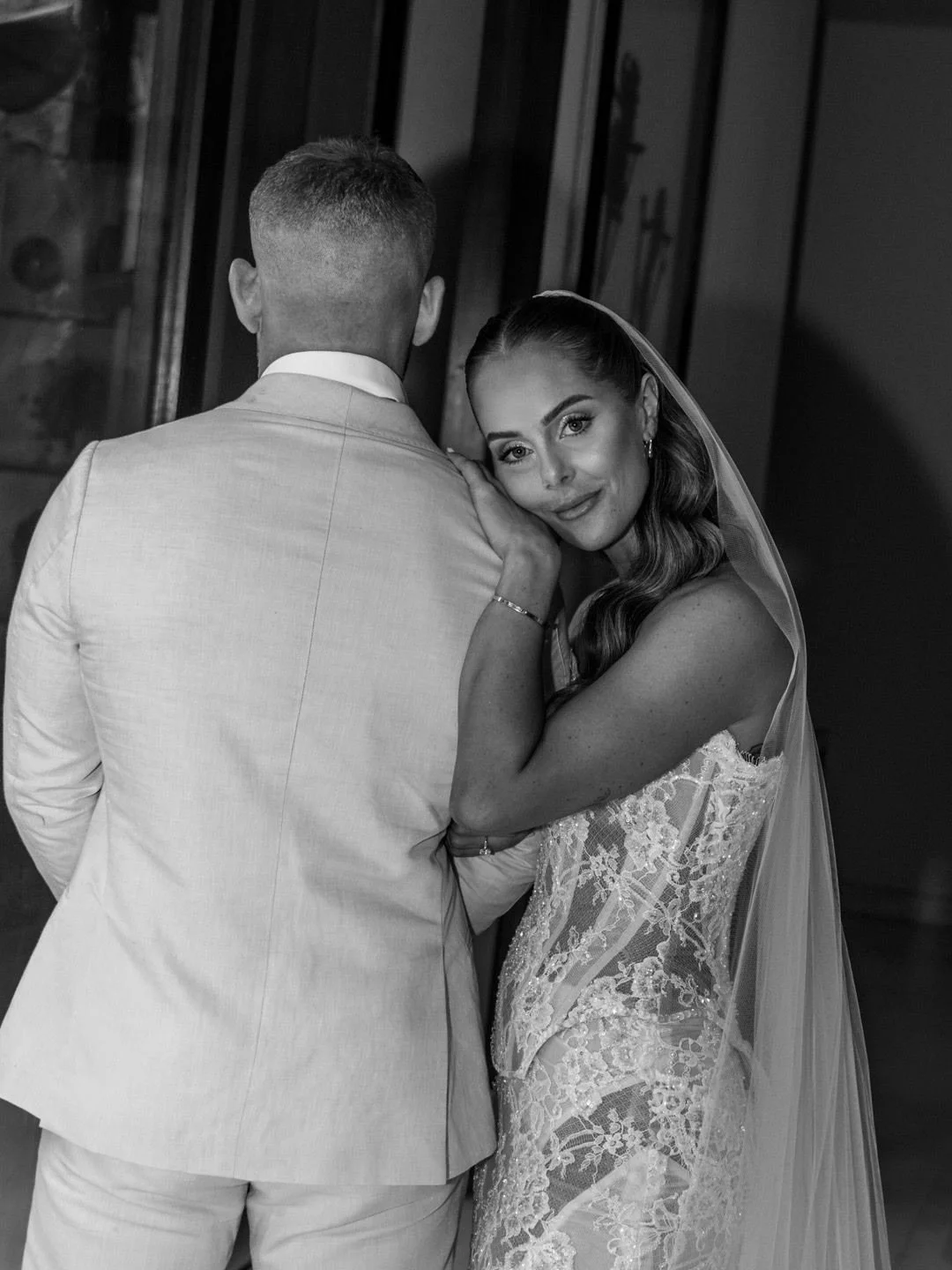 Cass in @galialahav &ldquo;Evangeline&rdquo;. The perfect match for her Balinese wedding. Styled by @plana.destinationevents , photography @motionhouseweddings #hrrealbride #glbride #helenrodriguesbridal #galialahav