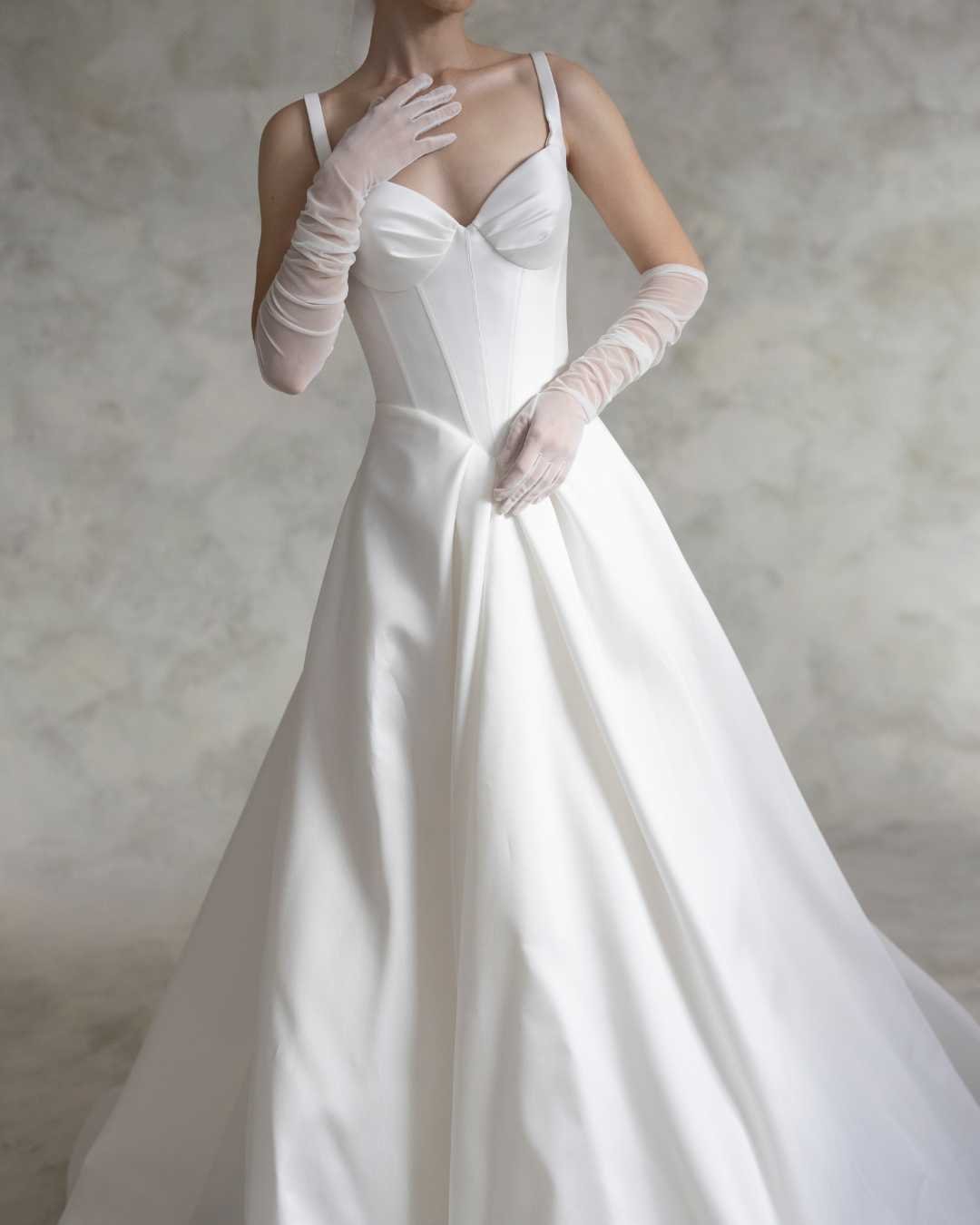The Mistletoe Gown (6).jpg