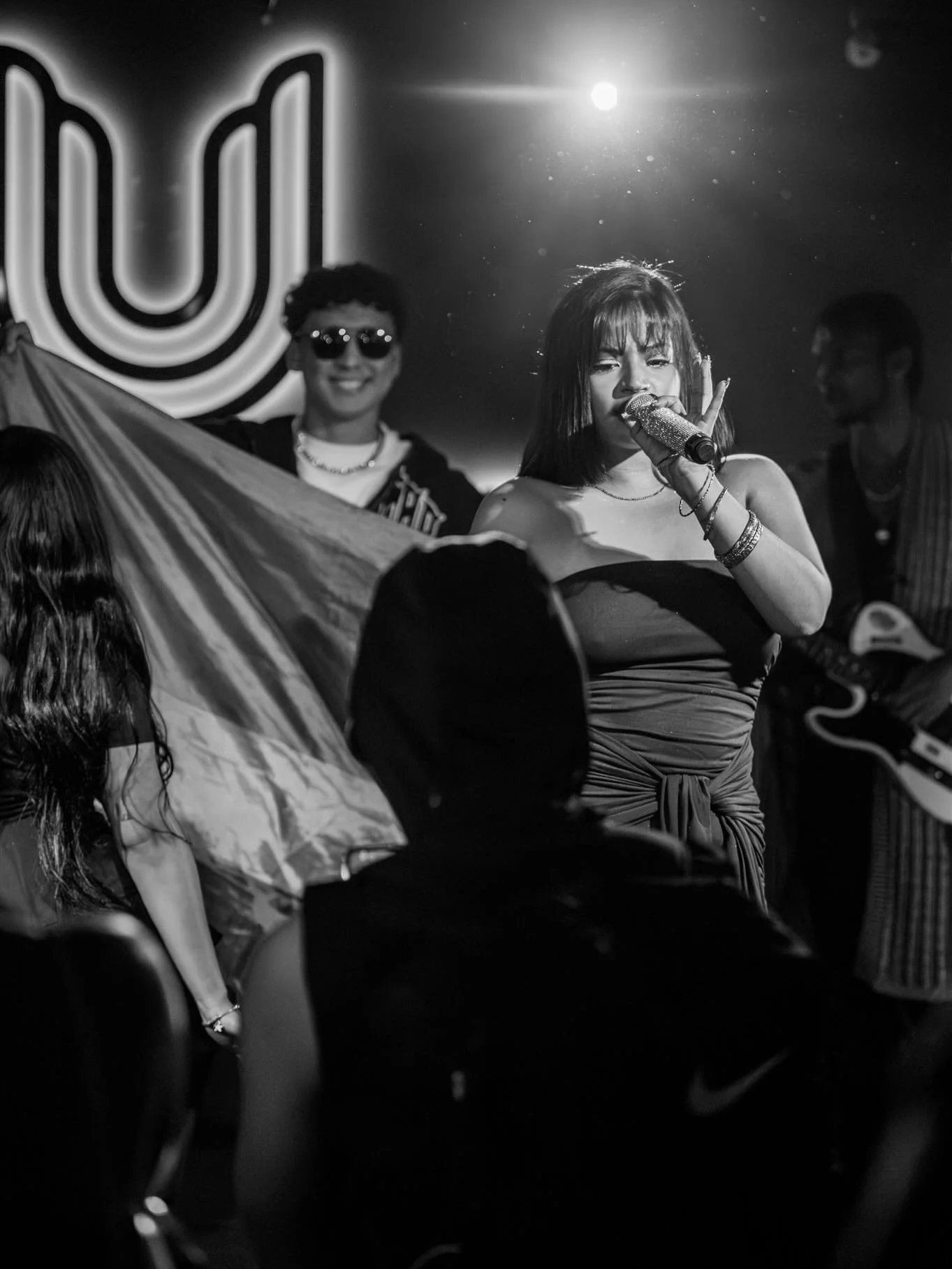 MADMINDSTAKEOVER WAS A SUCCESS 😮&zwj;💨🔥 Huge shoutout to everyone who pulled up, touched the stage, showed love, and made the night unforgettable 🎤 〽️ Special shoutout to @redreillyofficial for trusting us to host her birthday show 🍷❤️

&bull;IF