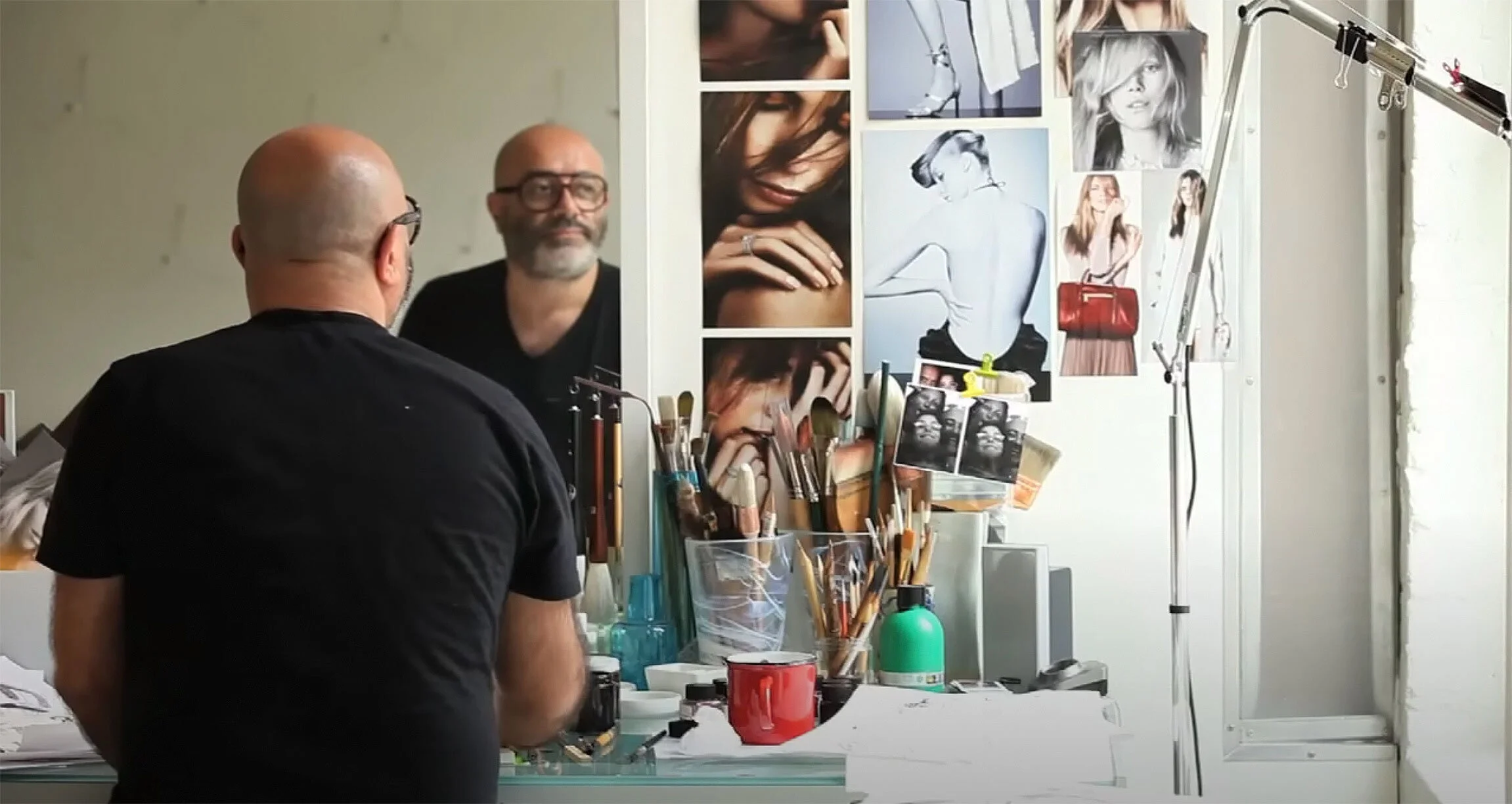 Izac_Zenou_Artist_Studio_Portrait