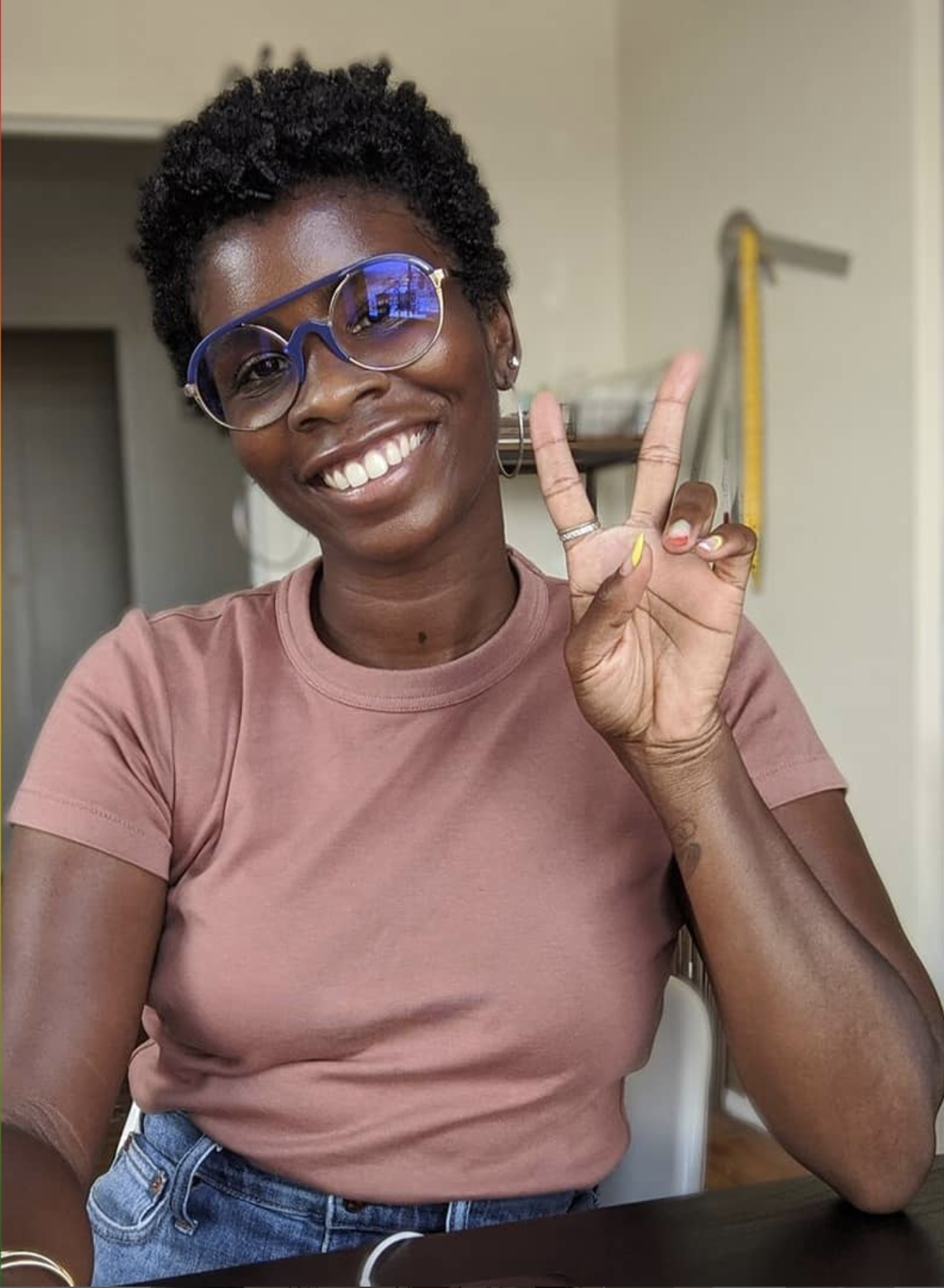 When you are looking for an illustration artist with a feminine feel Perryn Ford is the artist for you.