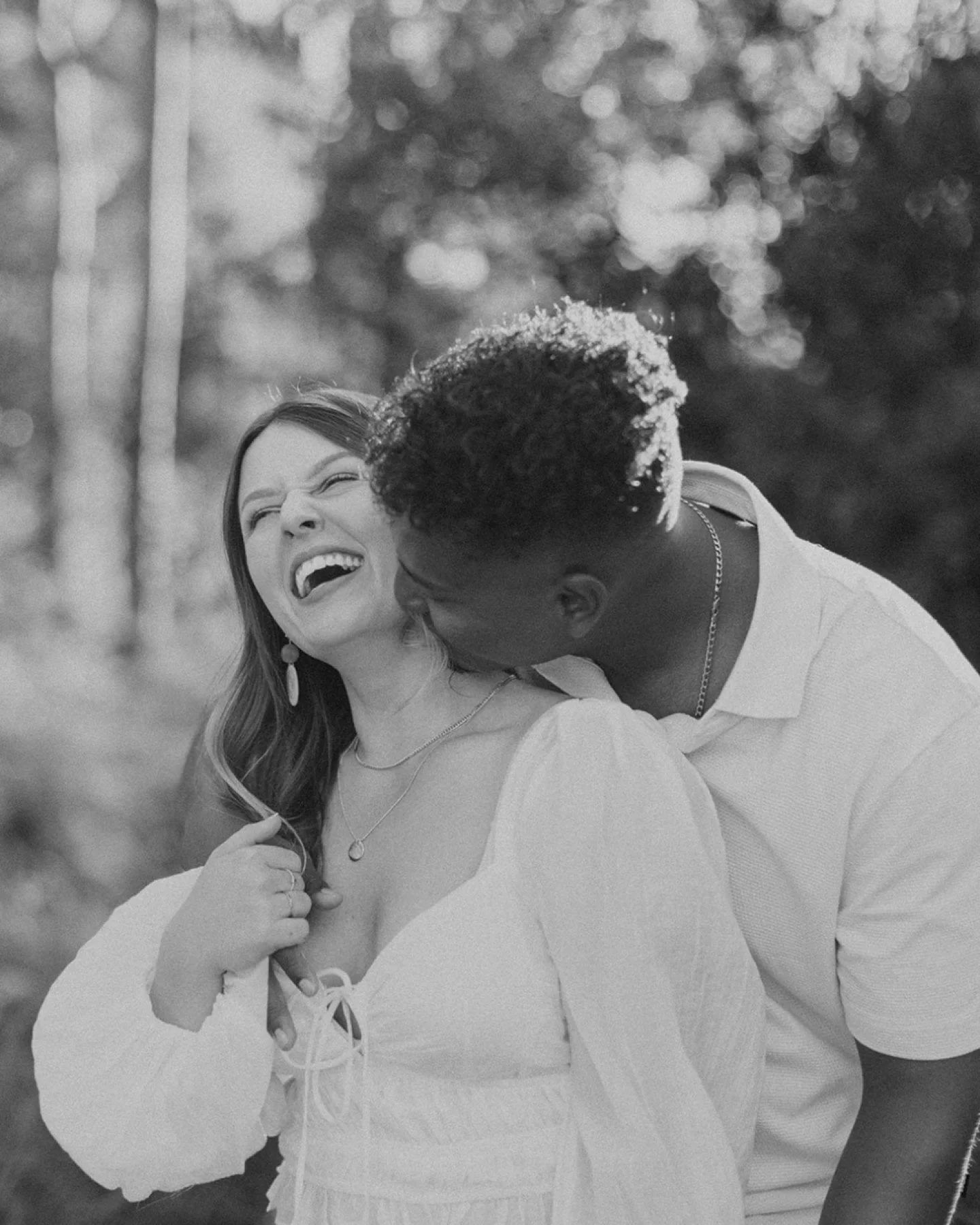 What should you wear for your engagement shoot? 💍

Neutrals, soft textures, and pieces that feel like YOU! ✨

Avoid heavy patterns or logos, and choose outfits you can move, laugh, and cuddle in. Oh&mdash;and bring a backup option if you&rsquo;re fe