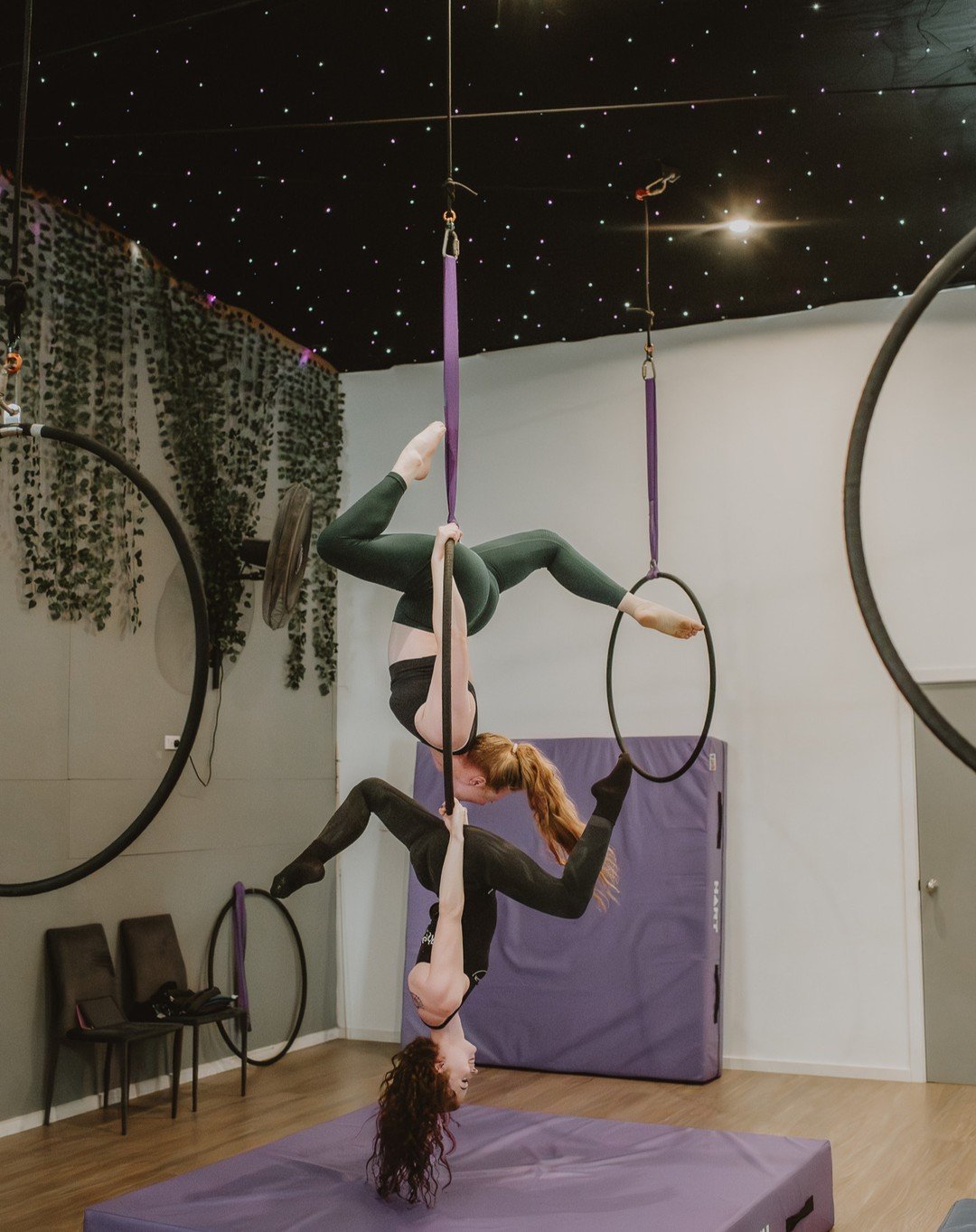 Seeing double? 🤪 

I'm thinking seriously of doing my first full term of hoop, don't they make it look so easy?
______
aerial hoop lyra women aerials circus performing arts womens fitness strength canberra aerials photographer pole photographer