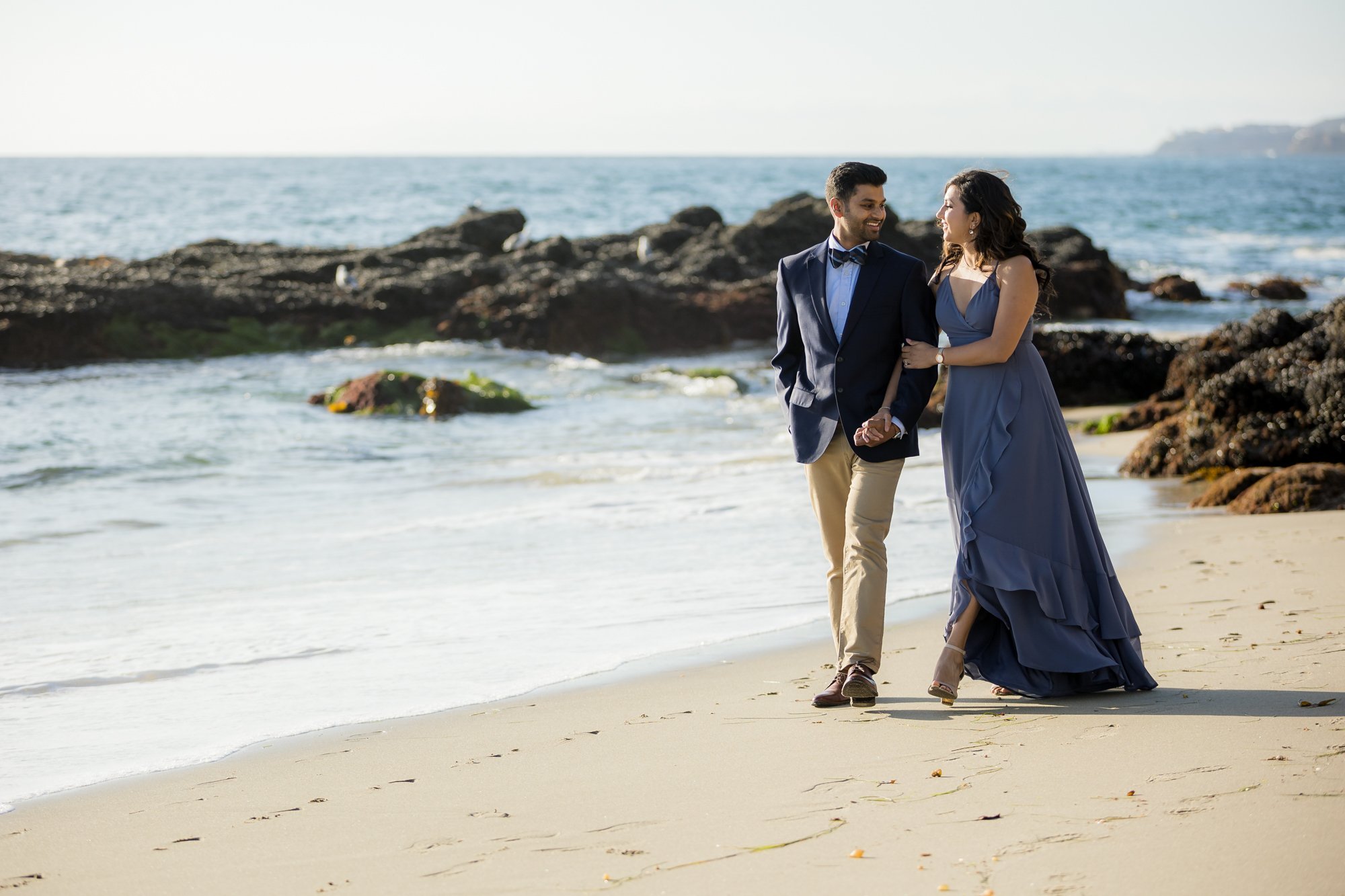 3-SK-Laguna-Victoria-Beach-Engagement-Photos-Andrew-Kwak-Photography.jpg