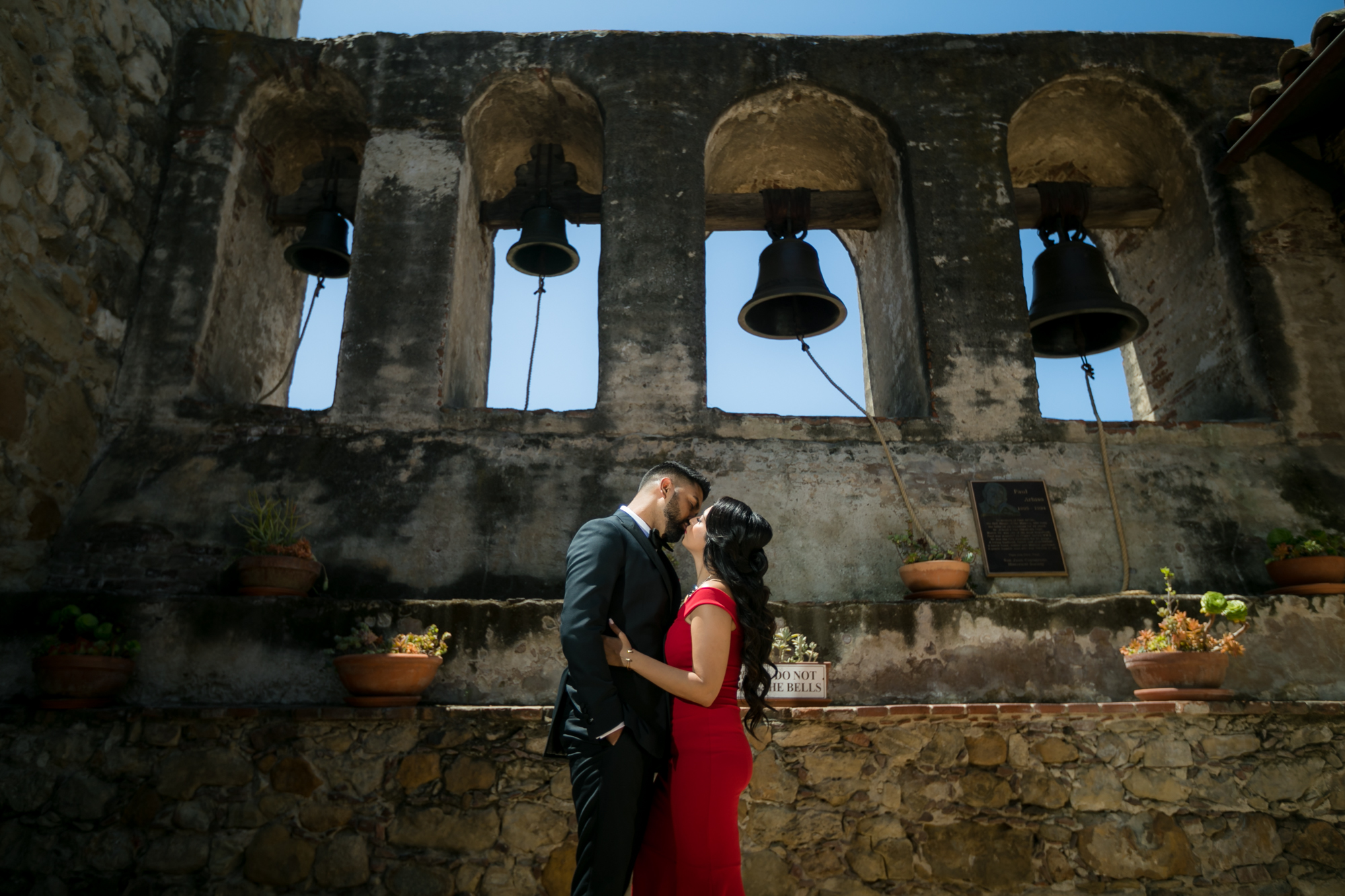 7-DK-Mission-San-Juan-Capistrano-Victoria-Laguna-Beach-Engagement-Photos-Andrew-Kwak.png