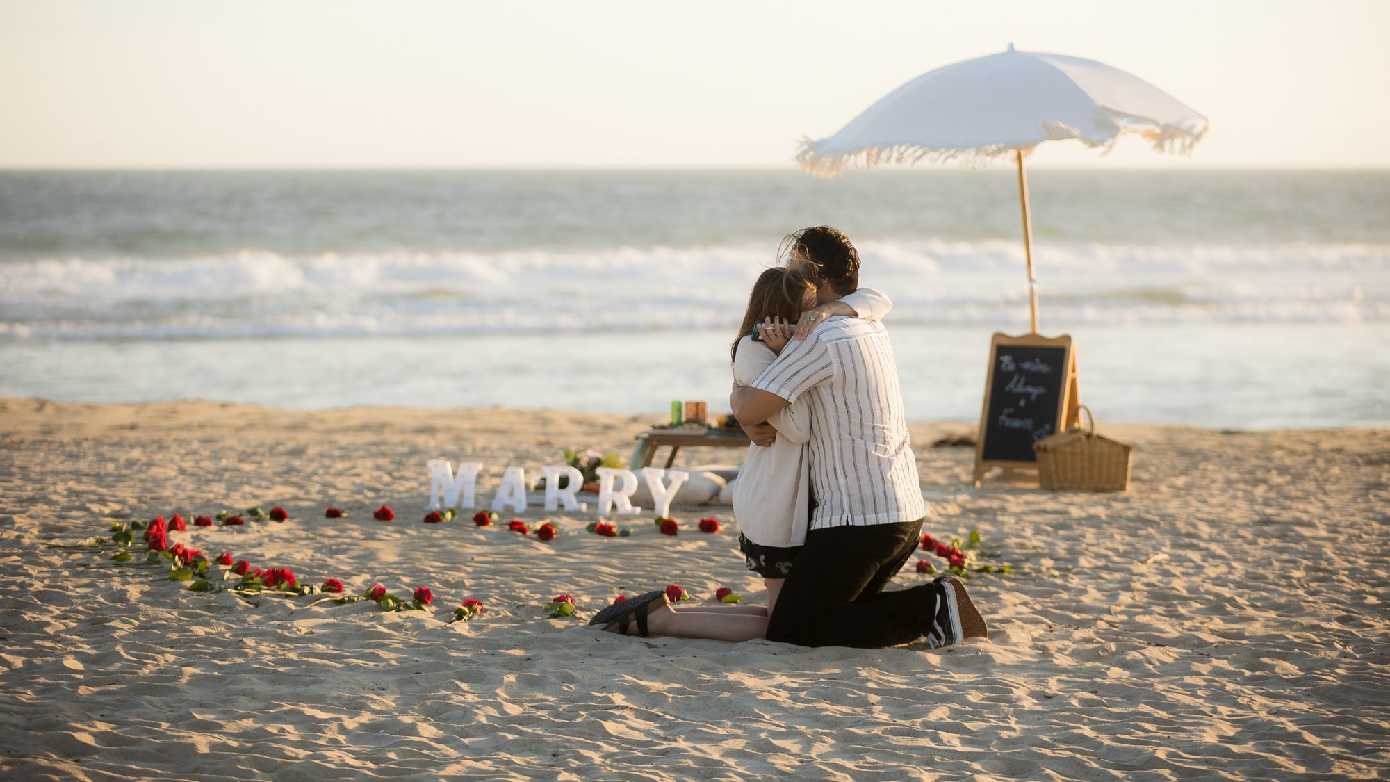 5-AJ-Huntington-Beach-Proposal-Engagement-Photos-Andrew-Kwak-Photography.jpg