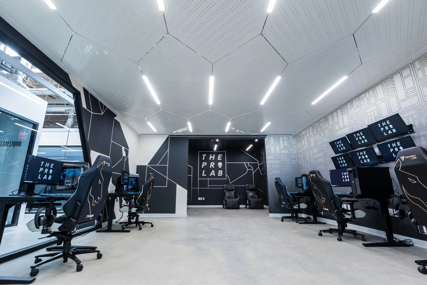 2-Team-Liquid-Alienware-The-Pro-Lab-Space.jpg