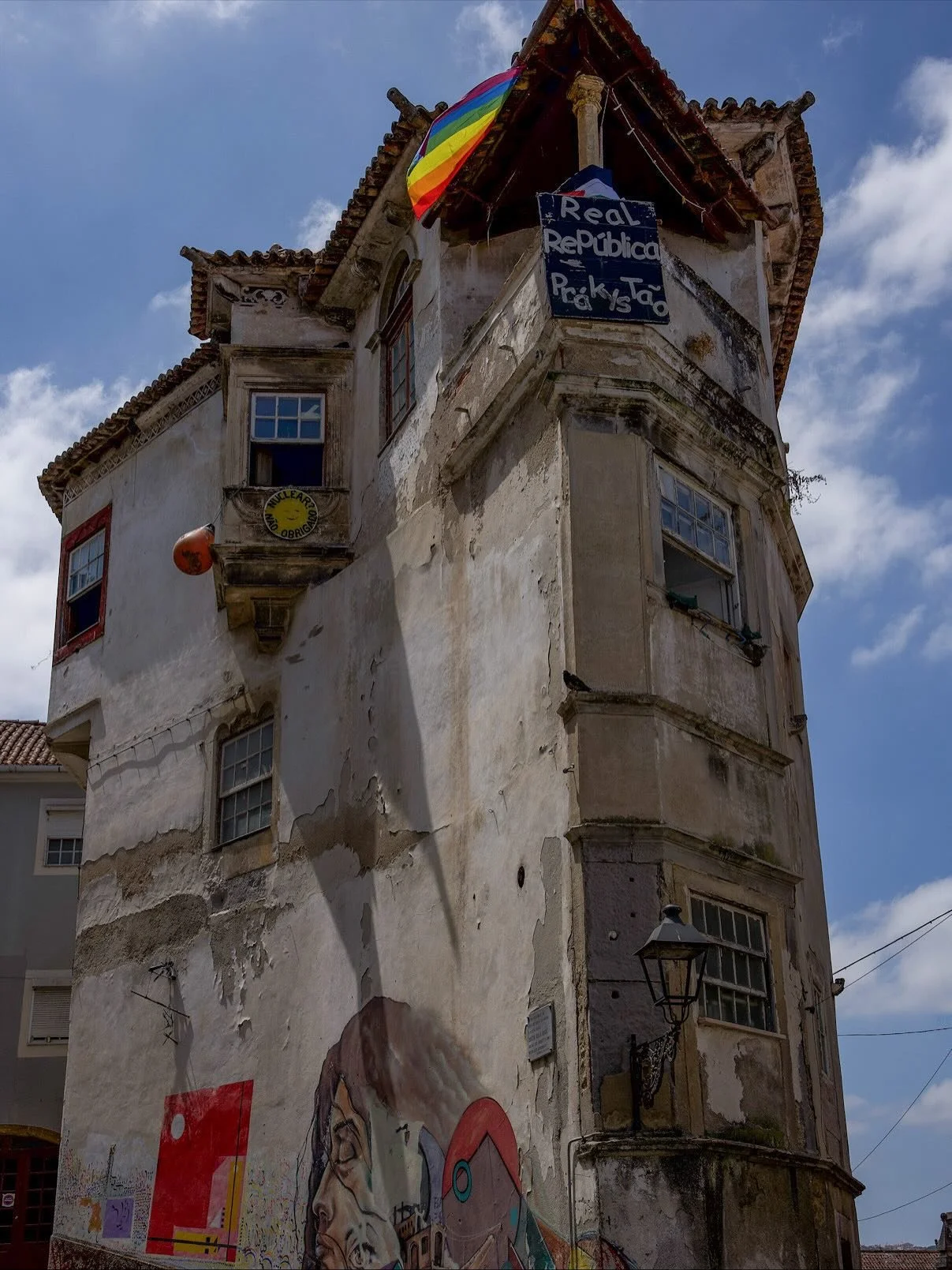 Back streets. 

Member:
@urbexhero
@patina_transport
@exposure_transports
@backroad_visions #brvvip

Also featured by:
@exposure_urbex
@exposure_midnight_
@global_urbex
@nature_takes_over
@renegade_abandoned
@renegade_rides
@renegade_dark
@rusted_in_