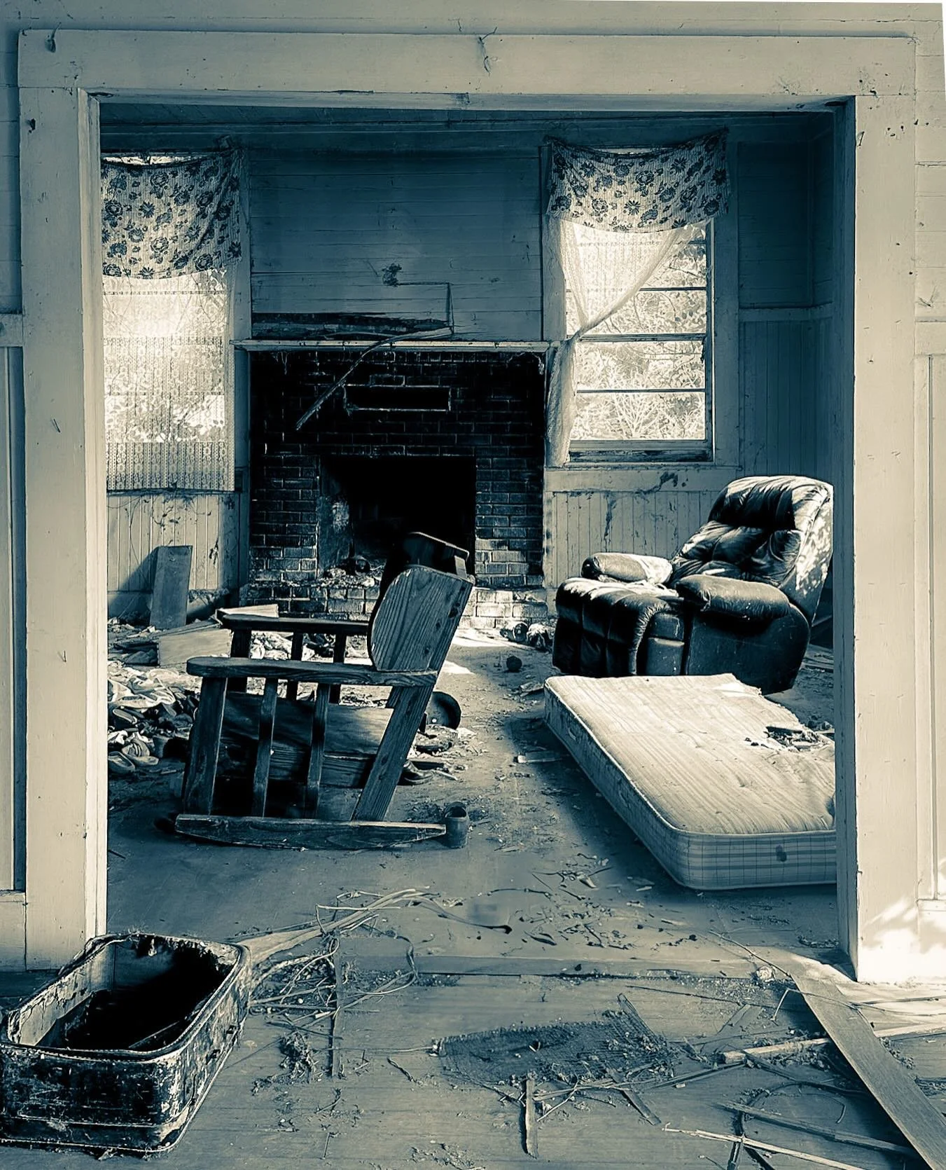 Fun with filters. Third one is the original. 

Member:
@urbexhero
@patina_transport
@exposure_transports
@backroad_visions #brvvip

Also featured by:
@exposure_urbex
@exposure_midnight_
@global_urbex
@nature_takes_over
@renegade_abandoned
@renegade_r