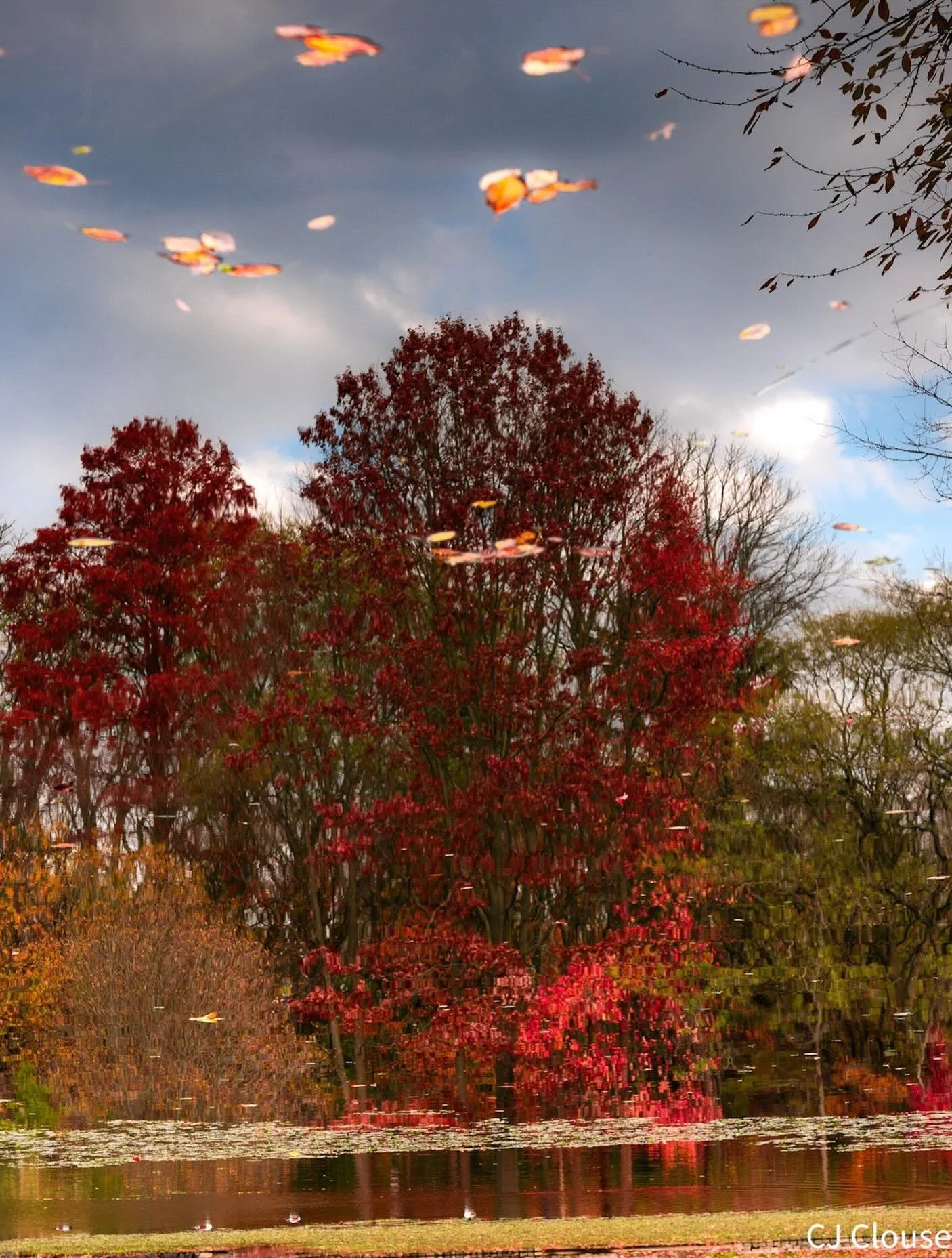 Happy Valentines Day. ❤️

#reflection 
#valentinesday 
#valentinesday❤️ 
#reflection_shots 
#lovenothate❤️ 

Member:
@urbexhero
@patina_transport
@exposure_transports
@backroad_visions 

Also featured by:
@exposure_urbex
@exposure_midnight_
@global_u