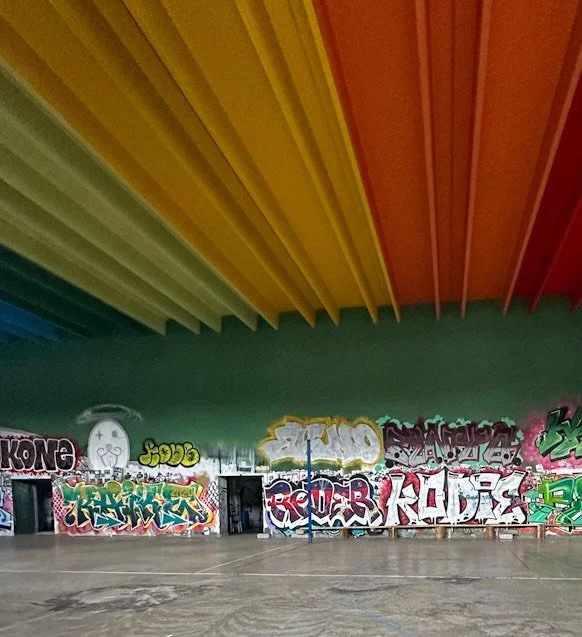 Happy pride! A few throw back pics from an abandoned school in the Basque Country, and pride month 2025 in Bisbee, AZ. 

Member:
@urbexhero
@patina_transport
@exposure_transports
@backroad_visions 

Also featured by:
@exposure_urbex
@exposure_midnigh
