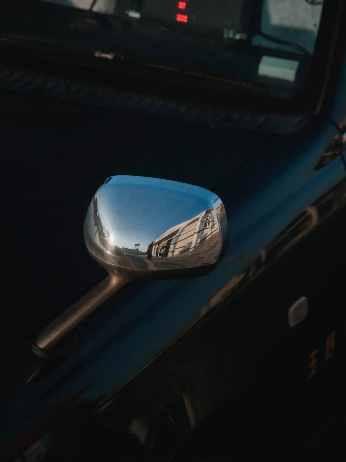 Reflections on Japan.

#japan #tokyo #beautifuldestinations #streetphotography #urbanphotography