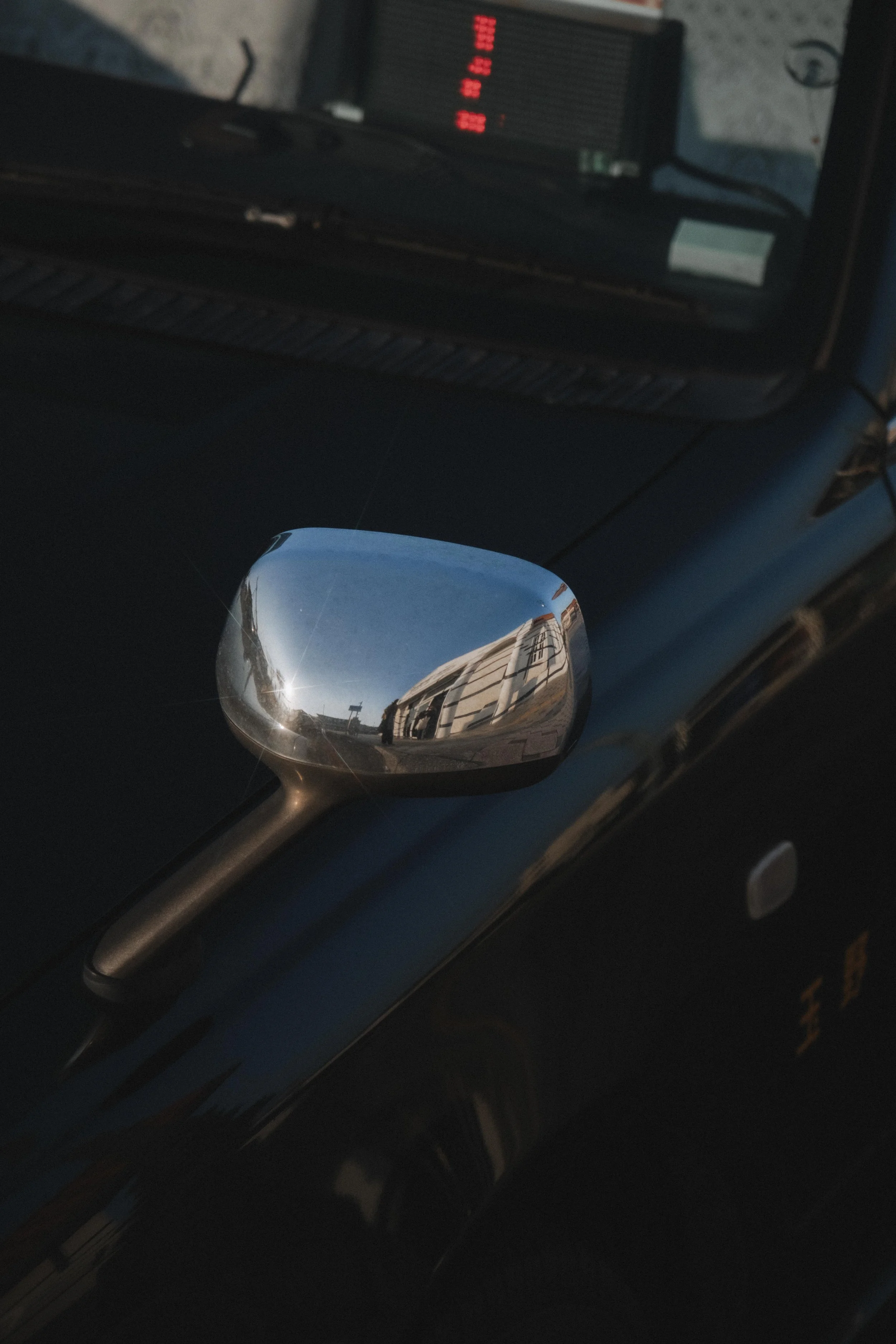 Uno Taxi Wing Mirror.jpg