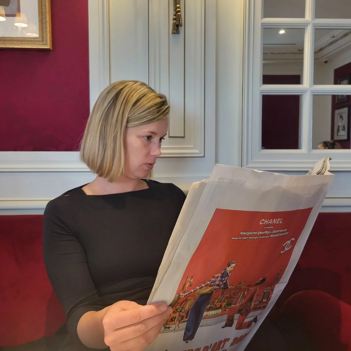 When in Austria, go to a caf&eacute;, eat a piece of cake and read the newspaper 📰 🍰

@sachersalzburg 
@sacherhotels 

#austria #sachertorte #chocolatecake #cake #salzburg