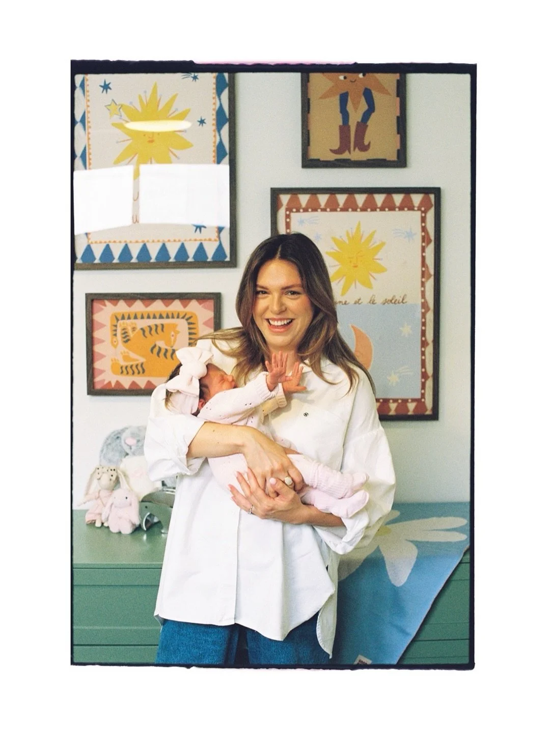 I got to hang out again with this beautiful babe @leeshf 🧡
We spent a fun couple of hours, literally in fits of laughter at times, documenting this new chapter of family life after the arrival of baby Lyla. Tiny hands, sleepy stretches, soft morning
