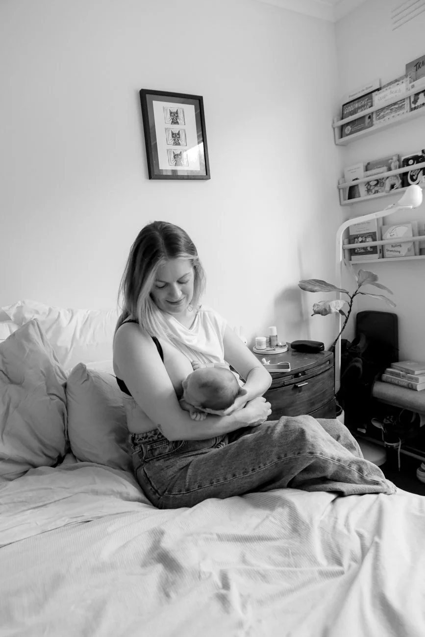 family-portraiture-mother-newborn-breast-feeding.004.jpg