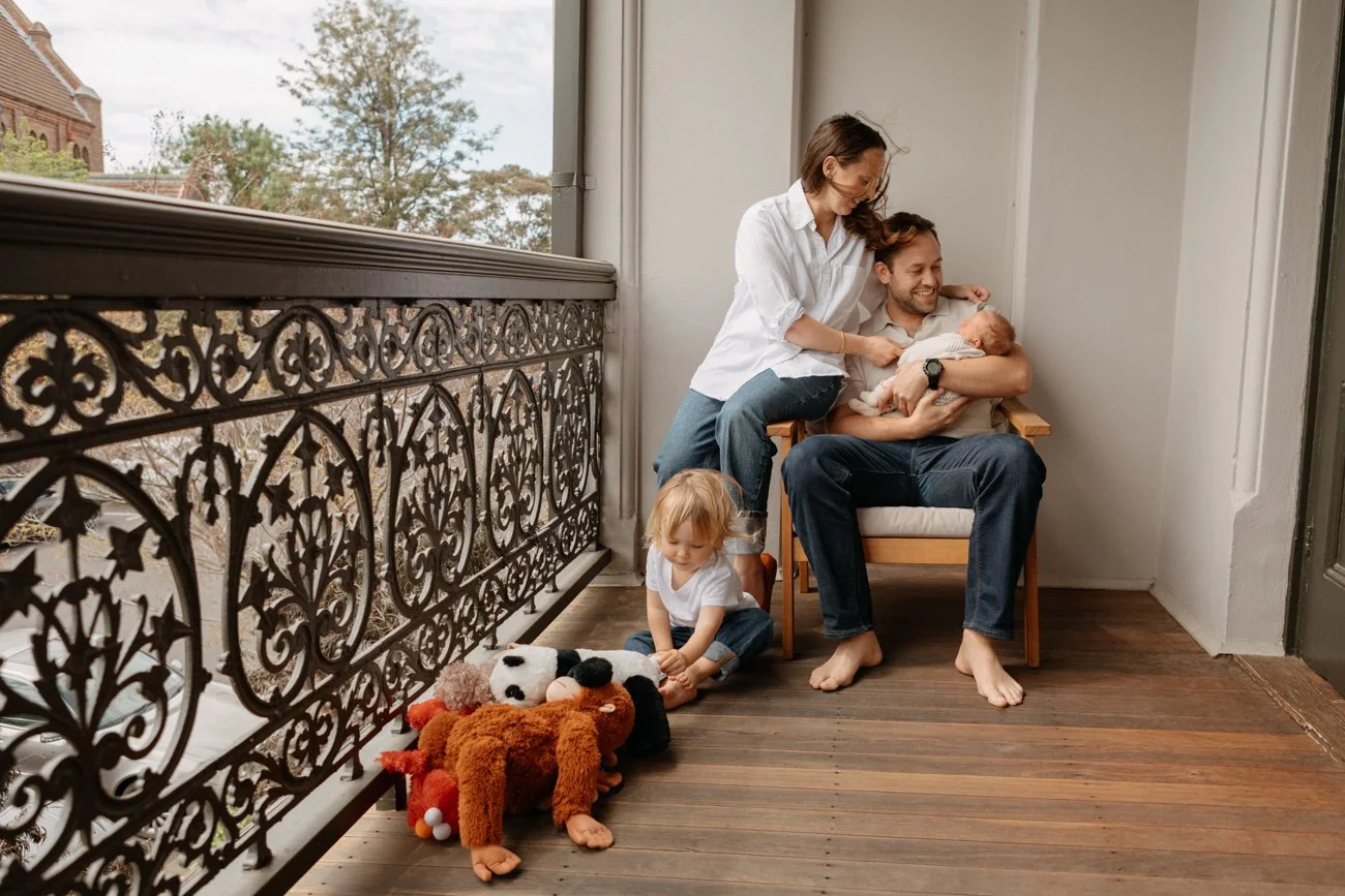 family-portraiture-family-on-deck.002.jpg