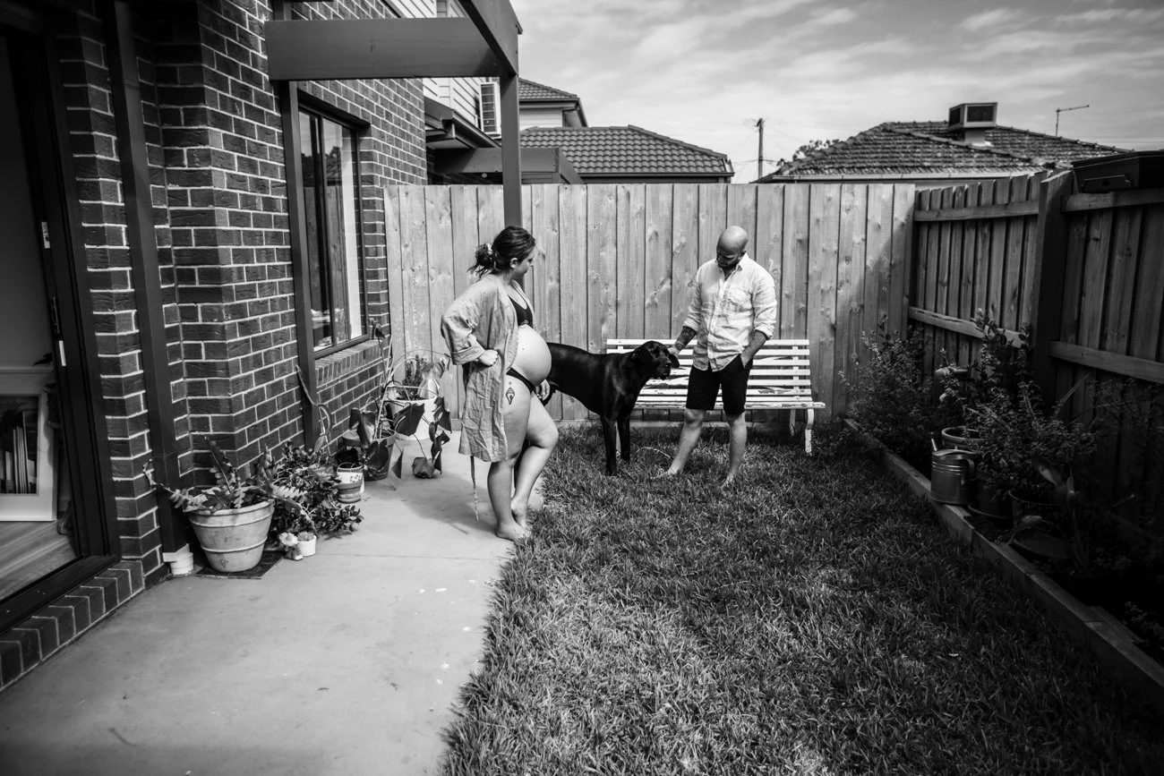 family-portraiture-couple-dog-backyard.001.jpg