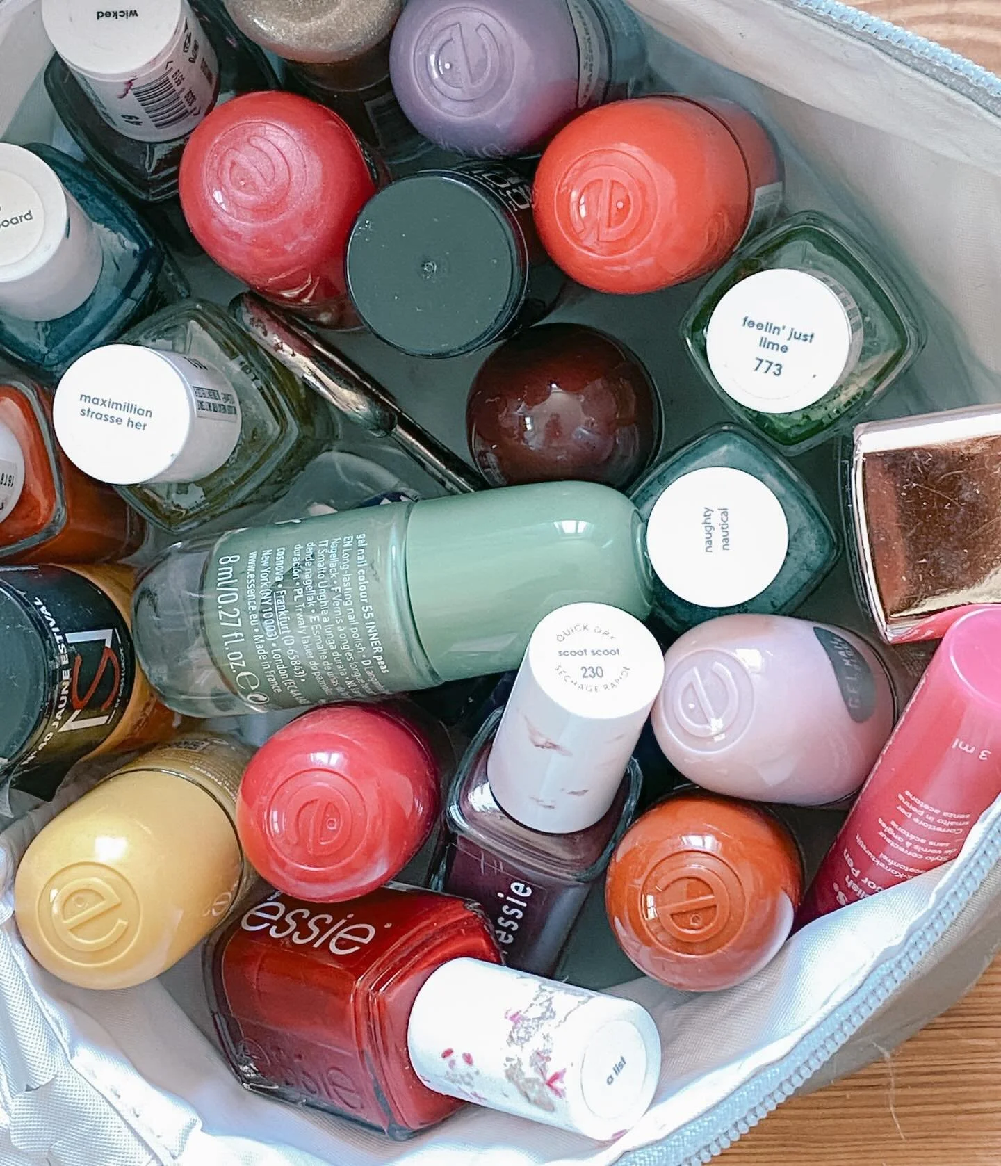 &Ccedil;a, moi je dis que &ccedil;a sent les beaux jours ☀️ 🌸 🌺🥳

#springvibes #beauxjours #printemps #springiscoming