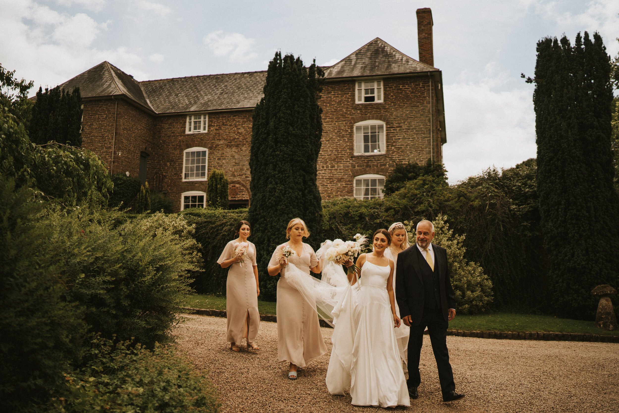 Beautiful bride Lauren wore a wedding dress by Halfpenny London