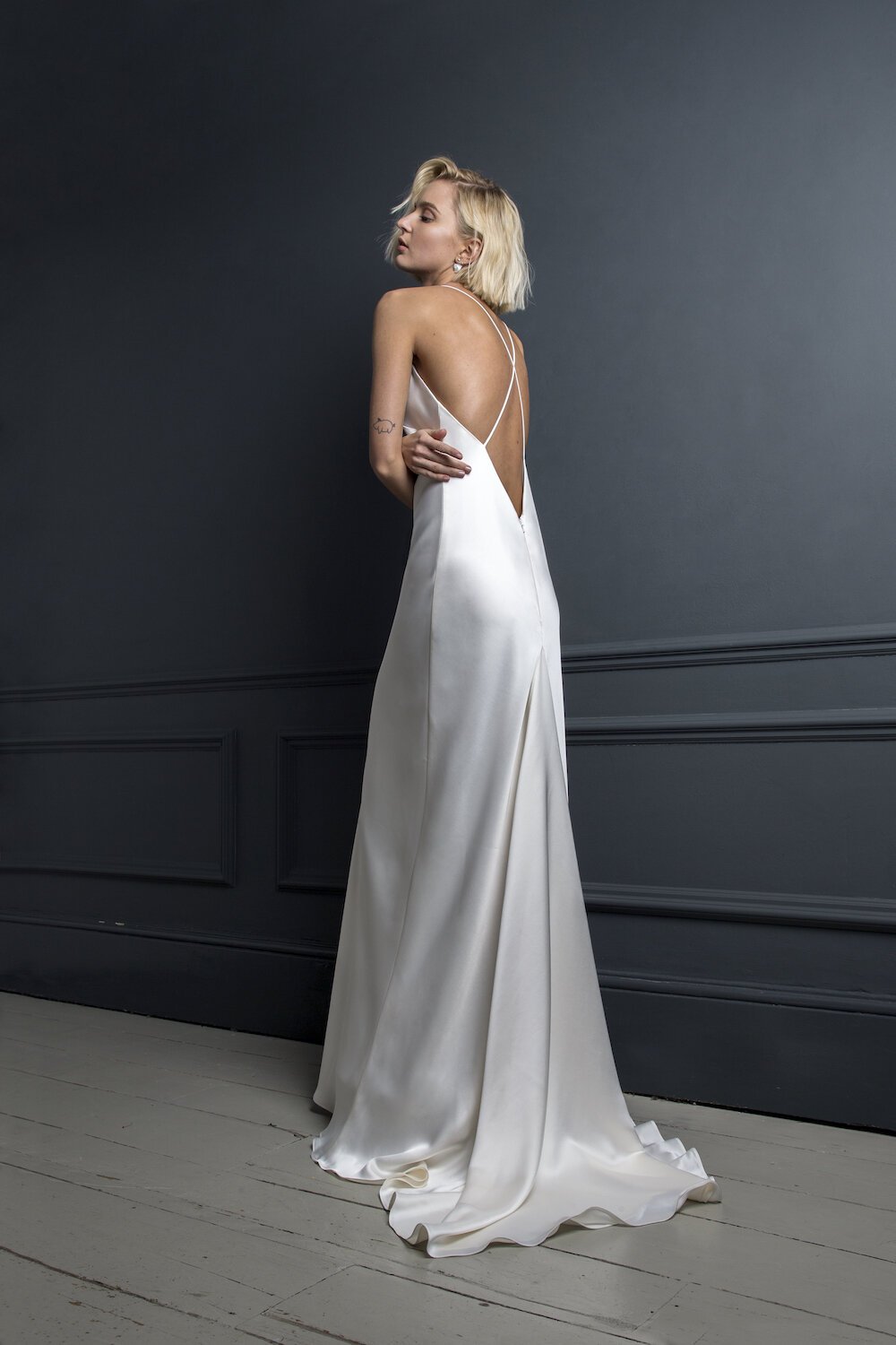 Looking for a dupe. The Max dress by Hayley Paige. It's so unique and  haven't been able to find one like it. : r/weddingdress