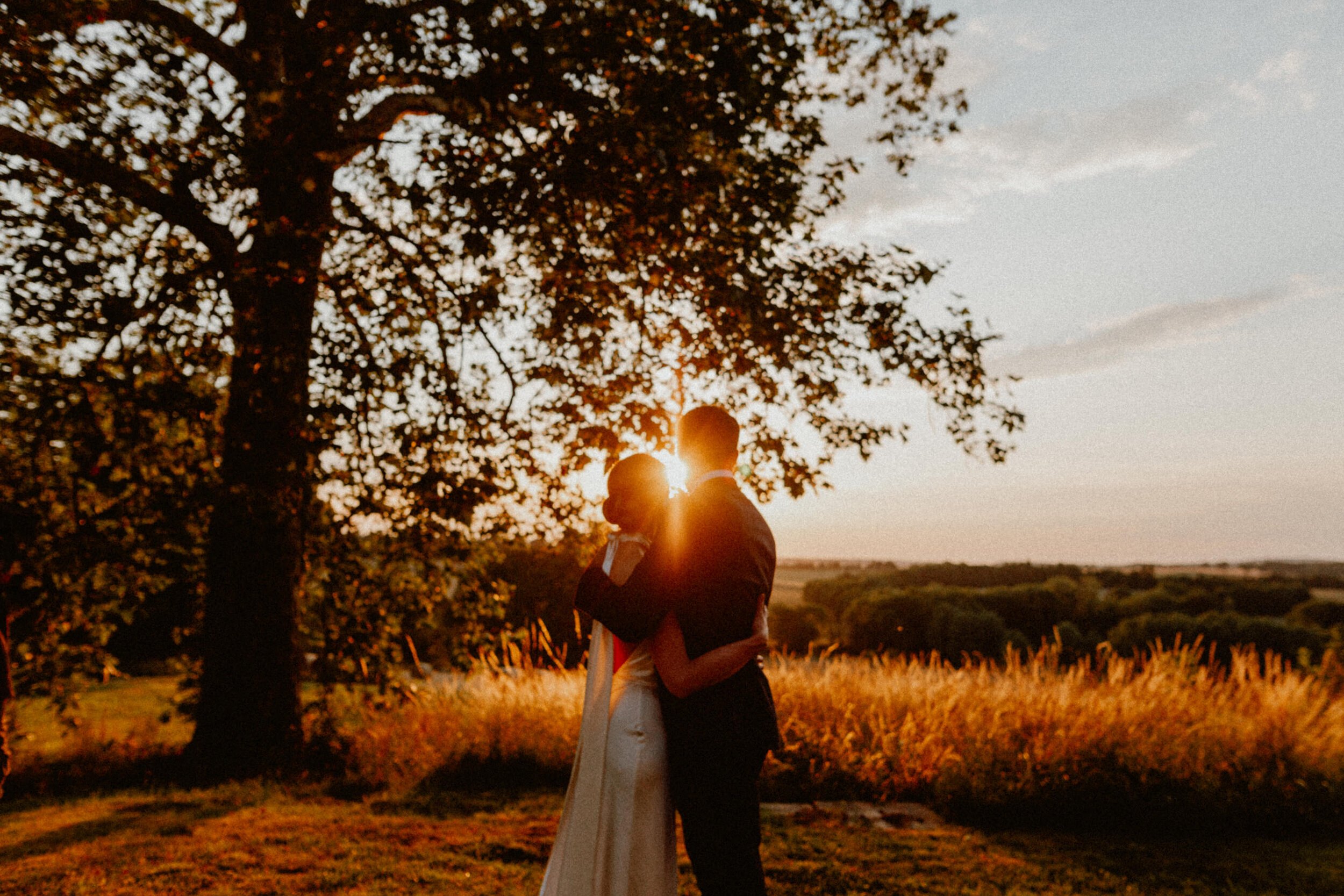 Beautiful bride Lizzie wore a wedding dress by Halfpenny London