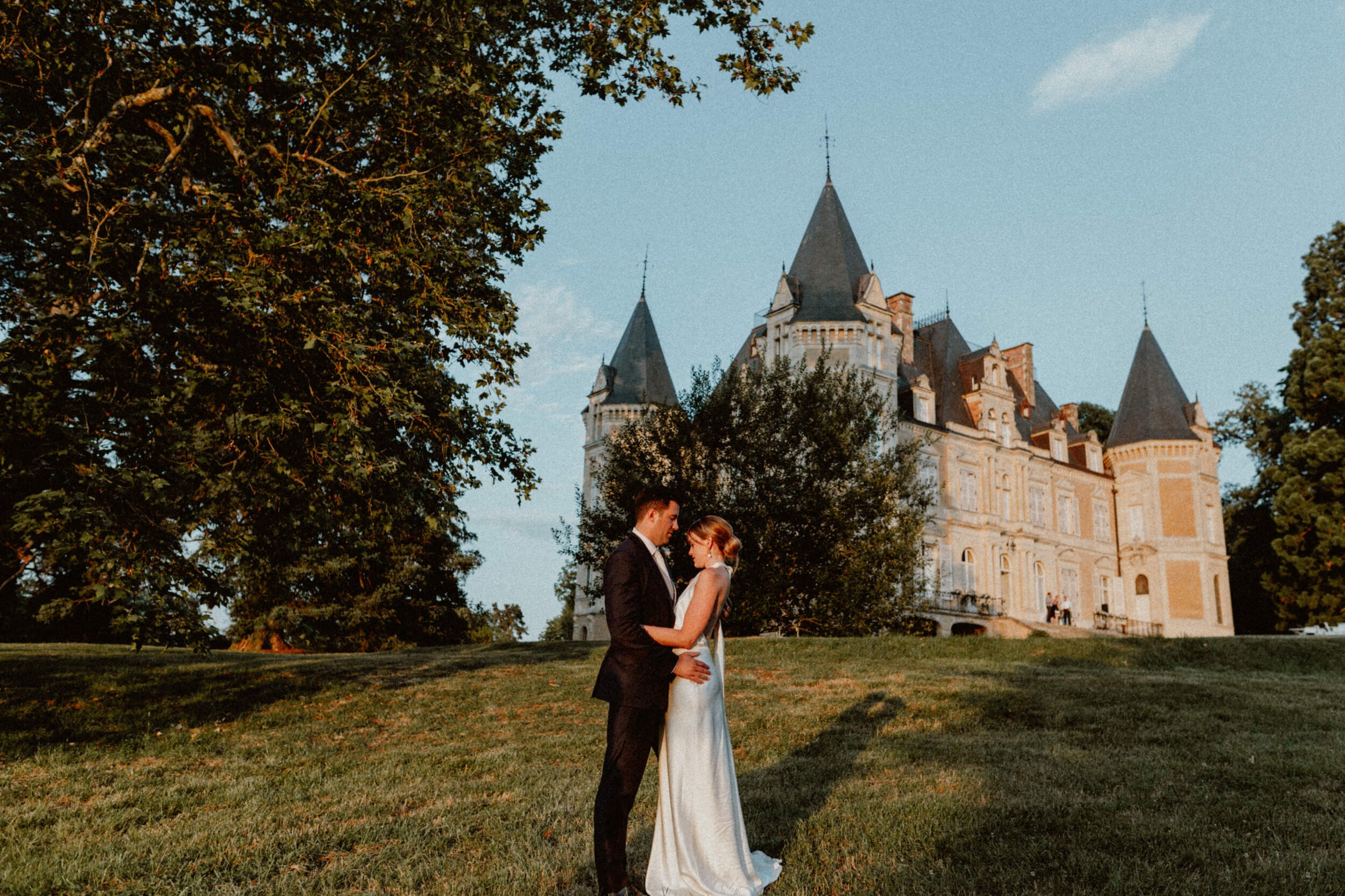 Beautiful bride Lizzie wore a wedding dress by Halfpenny London