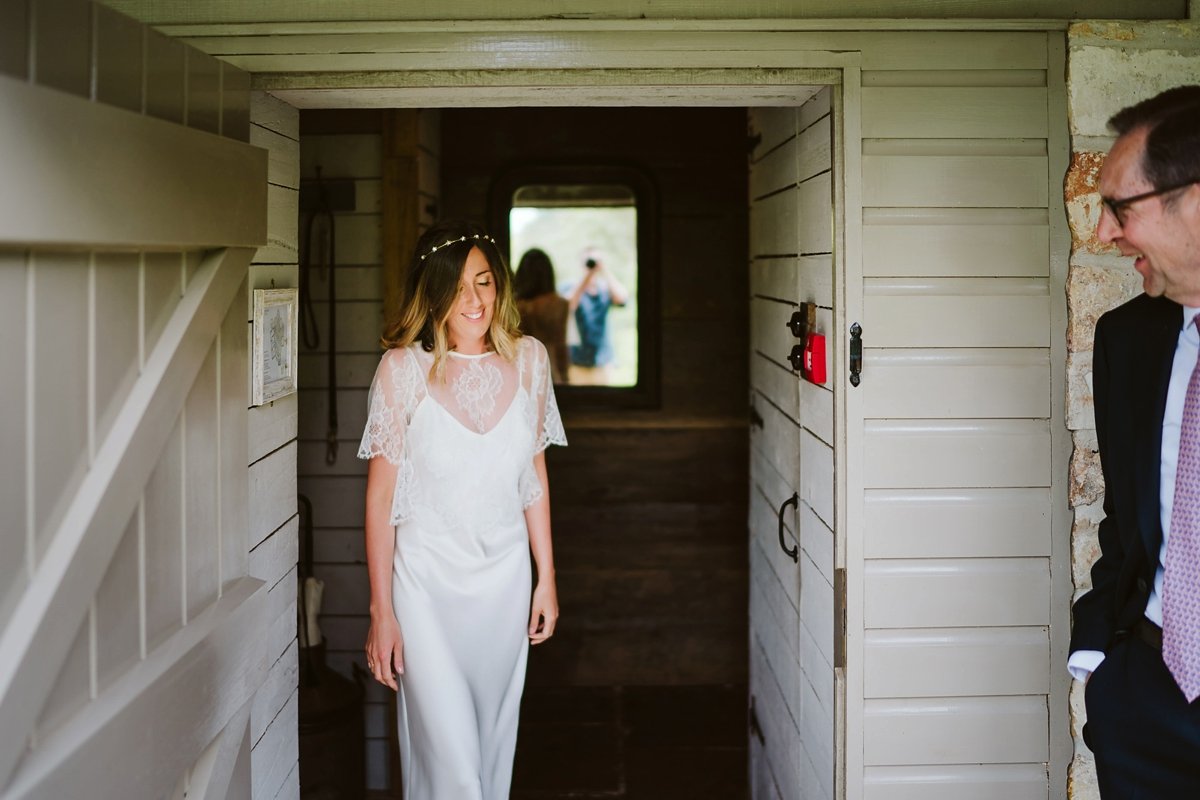 10-A-Halfpenny-London-bride-her-wedding-at-The-Pig-hotel-near-Bath.-Photography-by-John-Barwood.-.jpg