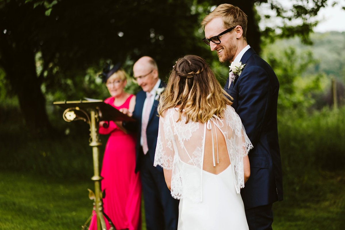 17-A-Halfpenny-London-bride-her-wedding-at-The-Pig-hotel-near-Bath.-Photography-by-John-Barwood.-.jpg