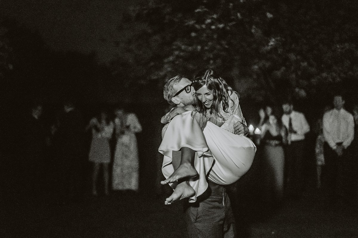 43-A-Halfpenny-London-bride-her-wedding-at-The-Pig-hotel-near-Bath.-Photography-by-John-Barwood.-.jpg