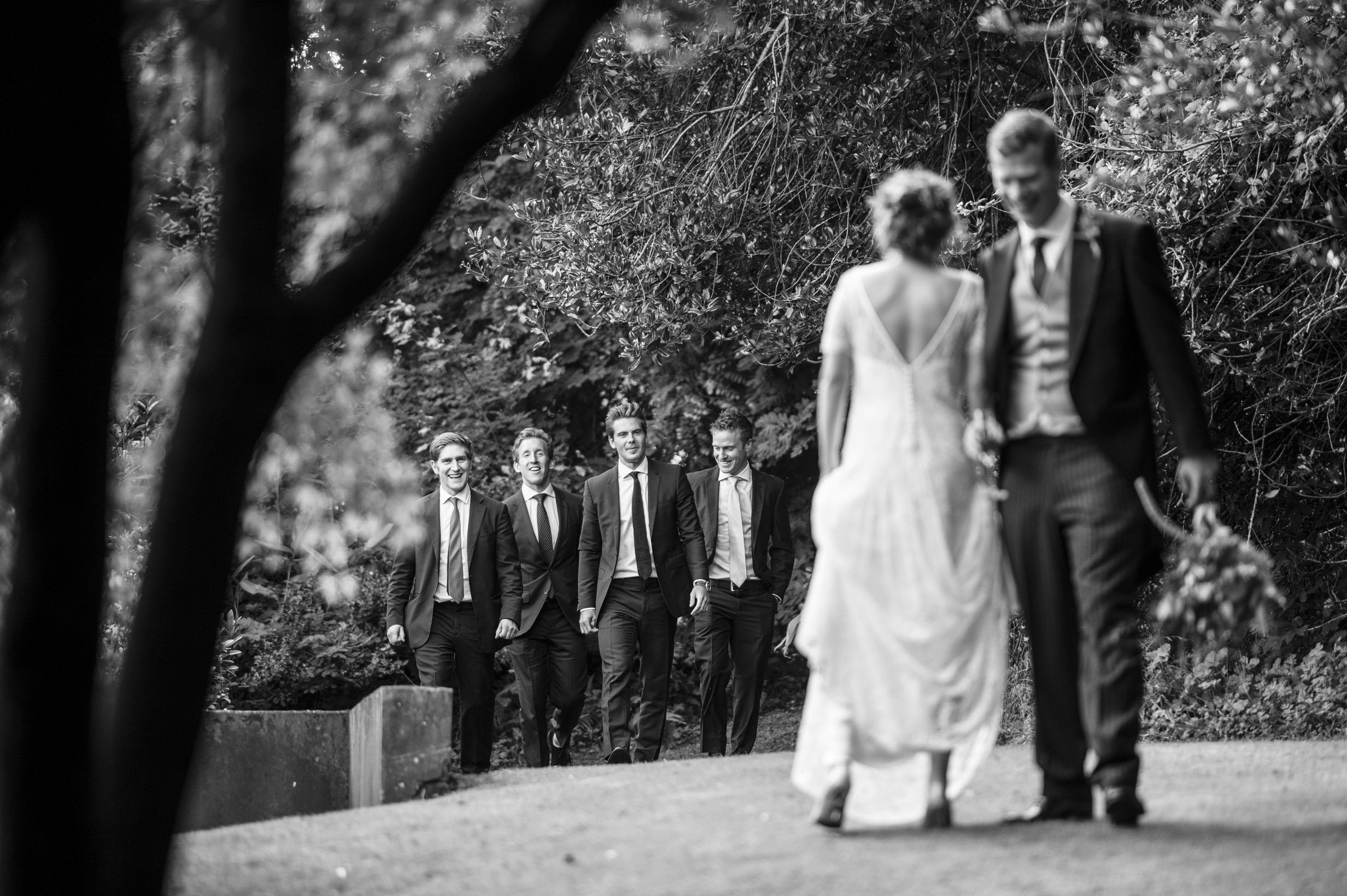 Beautiful+bride+Imogen+wore+a+lace+wedding+dress+by+Halfpenny+London7.jpeg