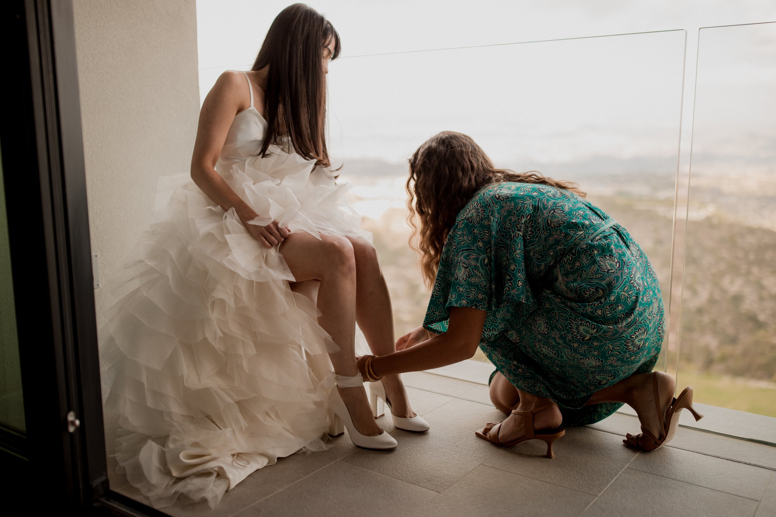 Gorgeous bride Stephanie wears the Riri skirt by Halfpenny London