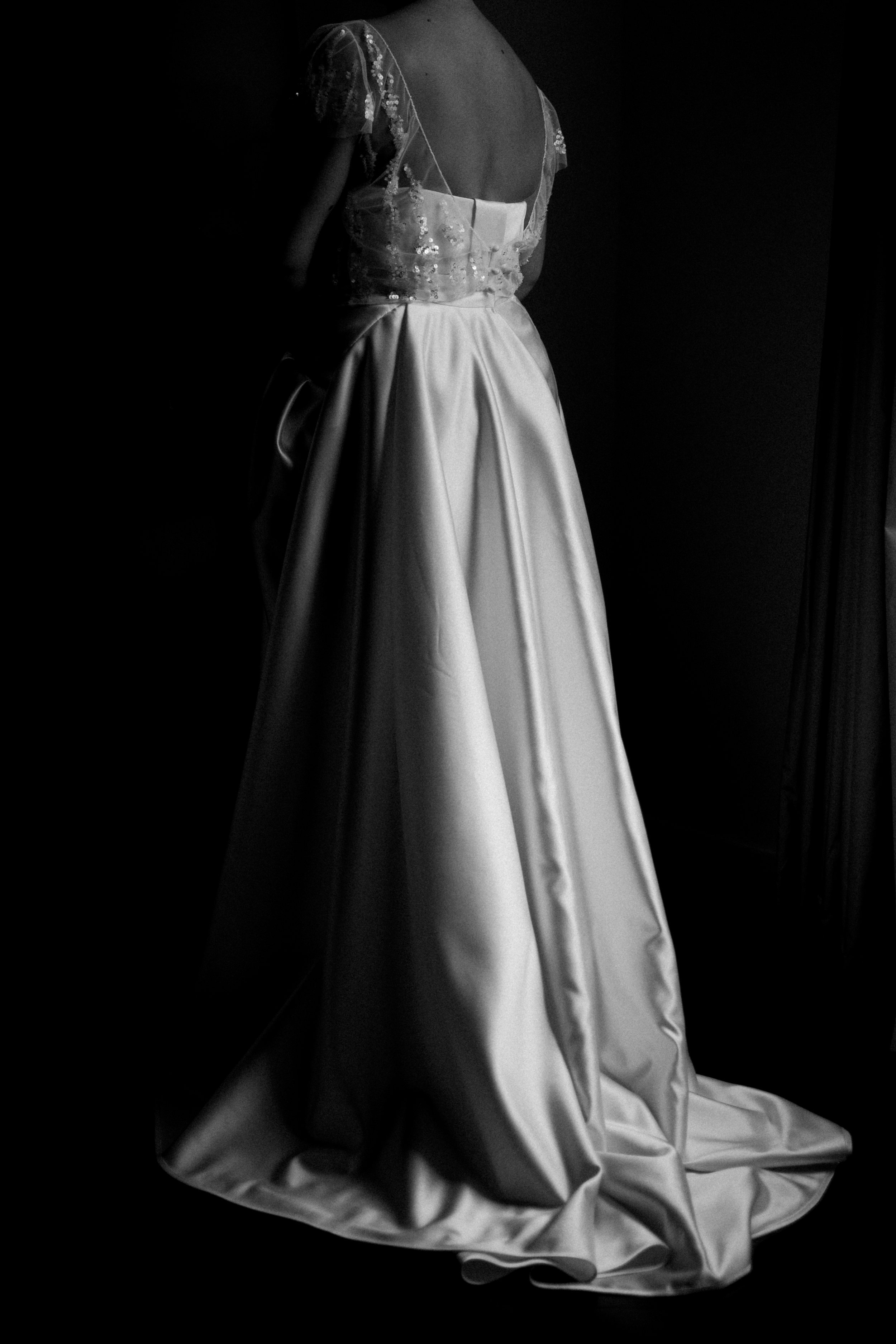 Stunning Julia | A Halfpenny London bride — Halfpenny London Wedding ...