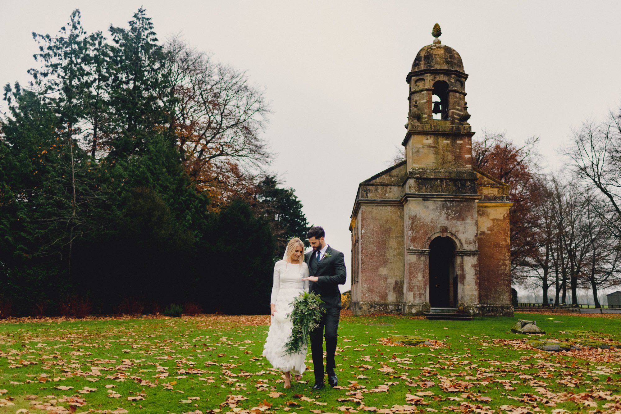 Beautiful bride Leanne wore a wedding dress by Halfpenny London 