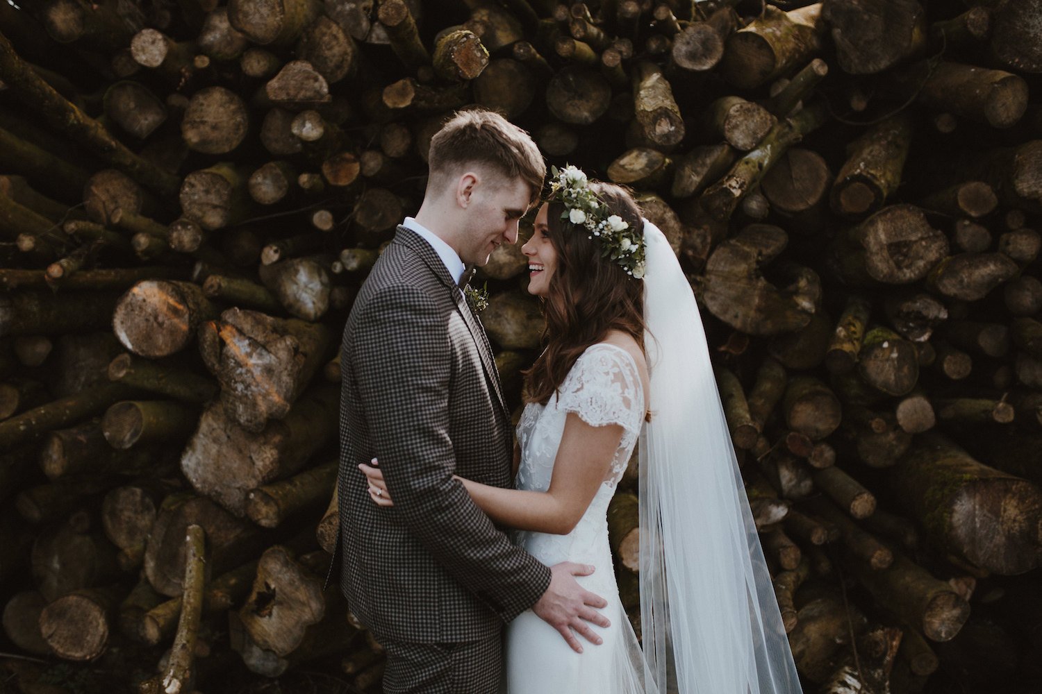 Beautiful bride Kristy wore a wedding dress by Halfpenny London