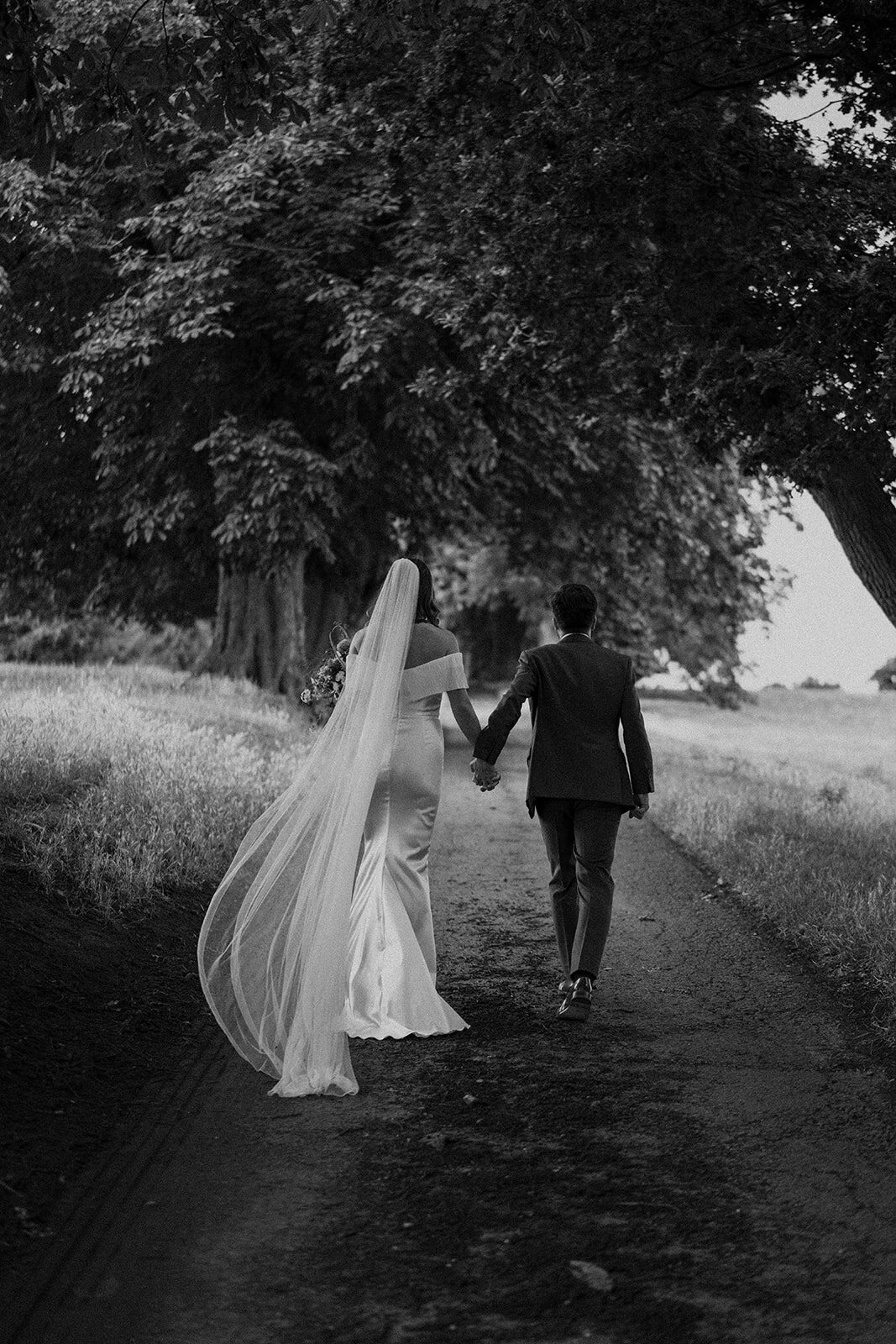 Beautiful bride Emma wore a wedding dress by Halfpenny London